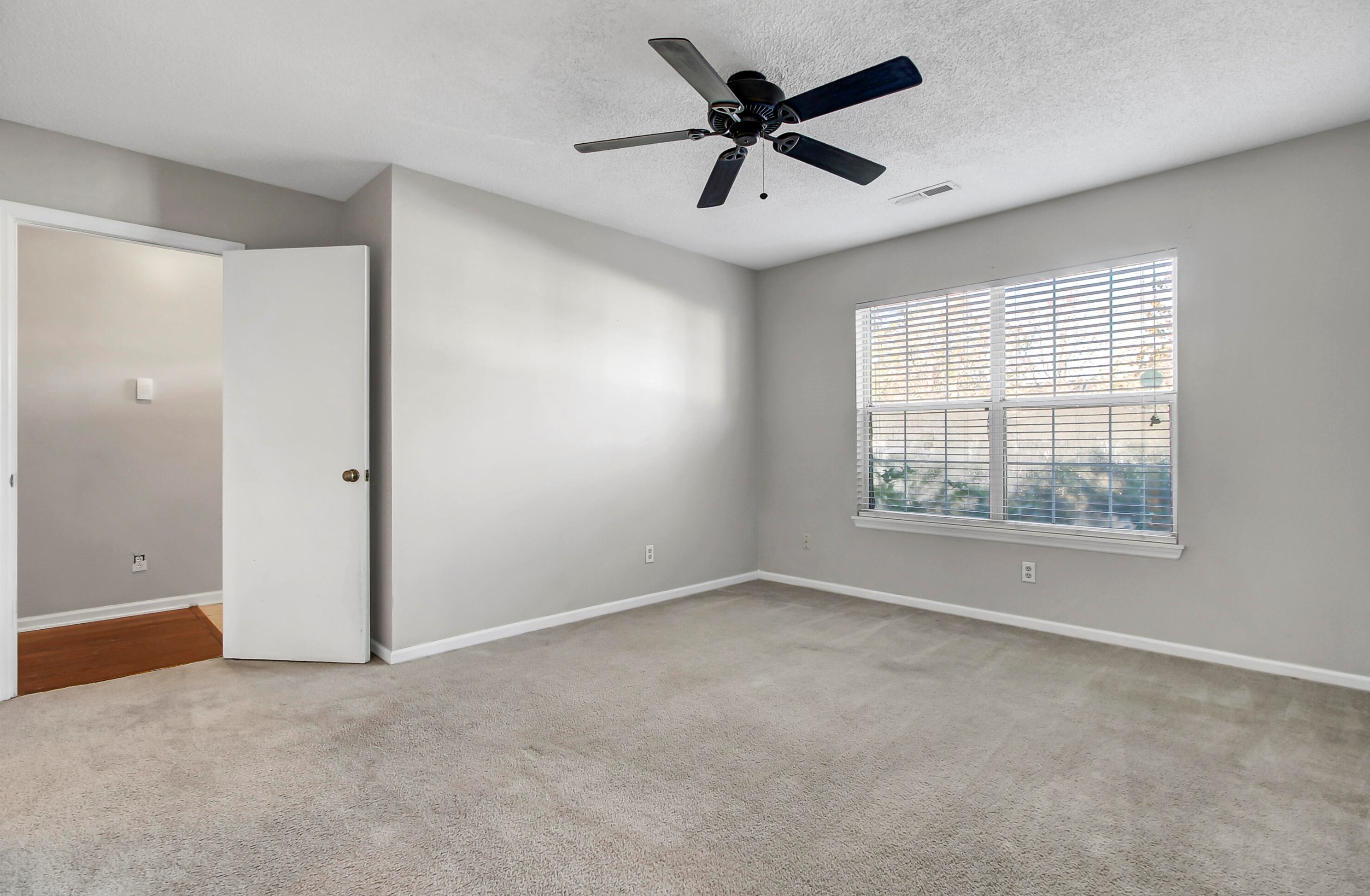 408 Courtland Dr, Summerville SC  29483-1710 exterior
