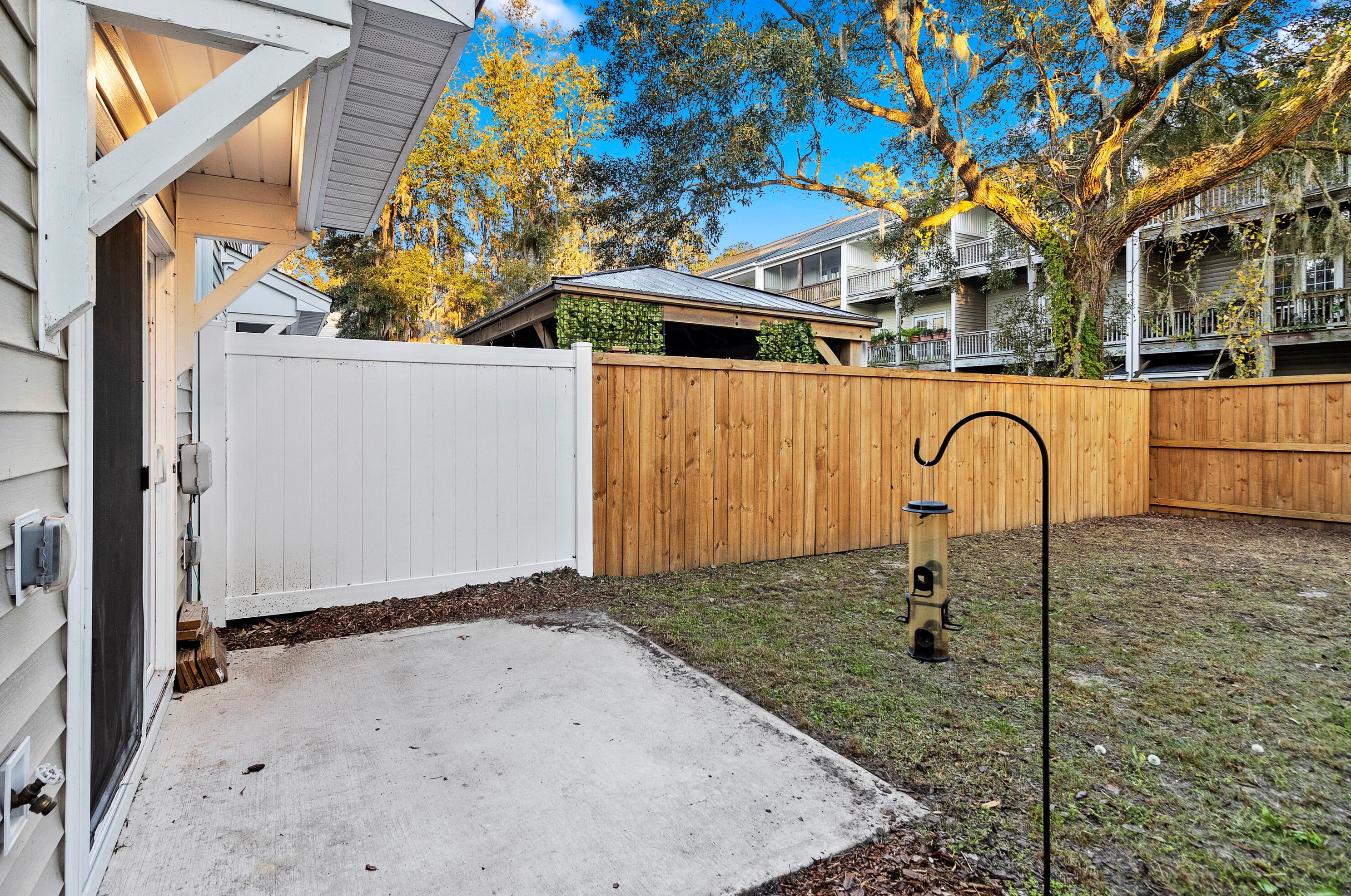 4613 Palm View Cir, Charleston SC  29418-5024 exterior