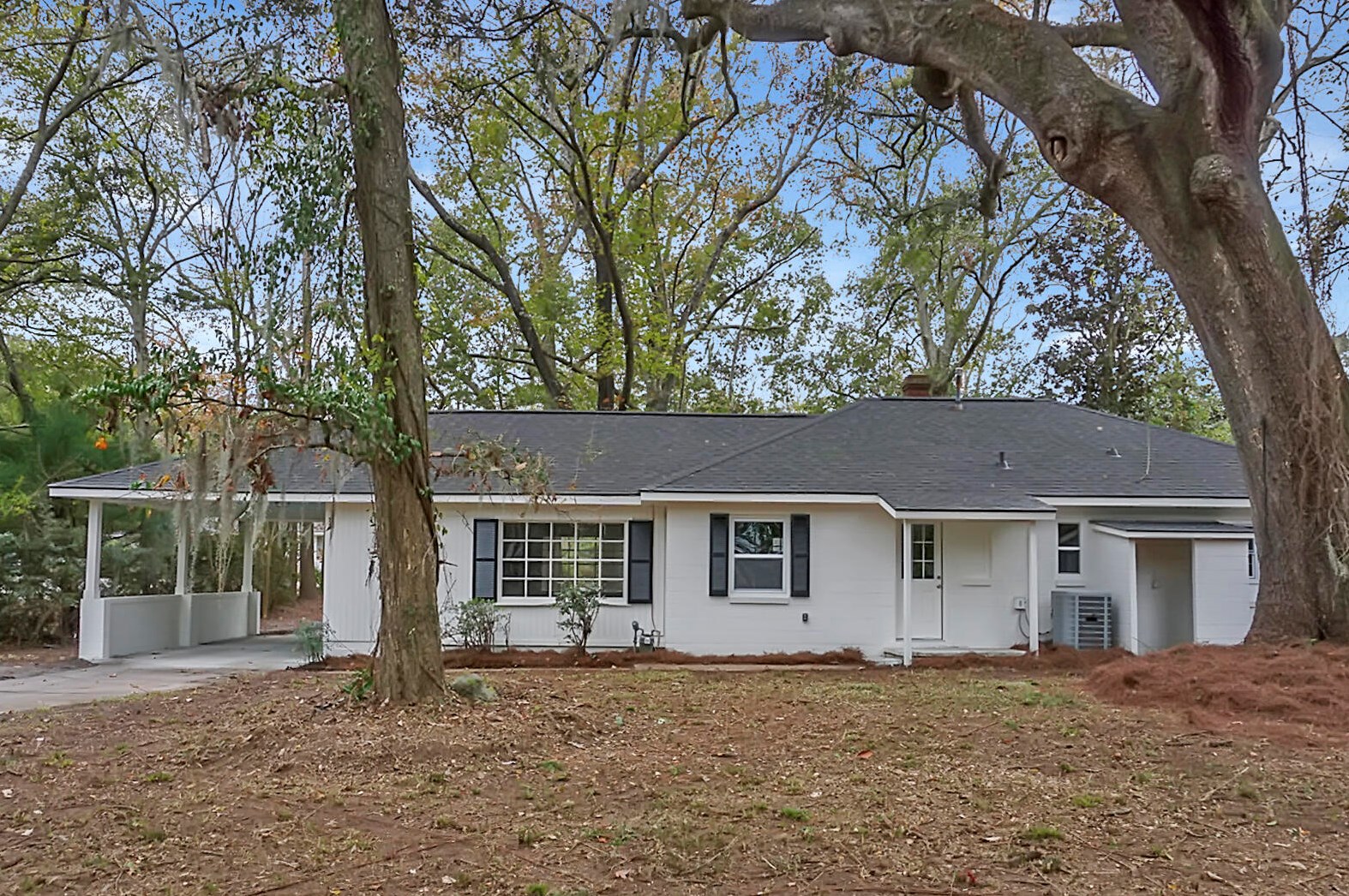 668 Oak Forest Dr, Charleston SC  29407-7039 exterior