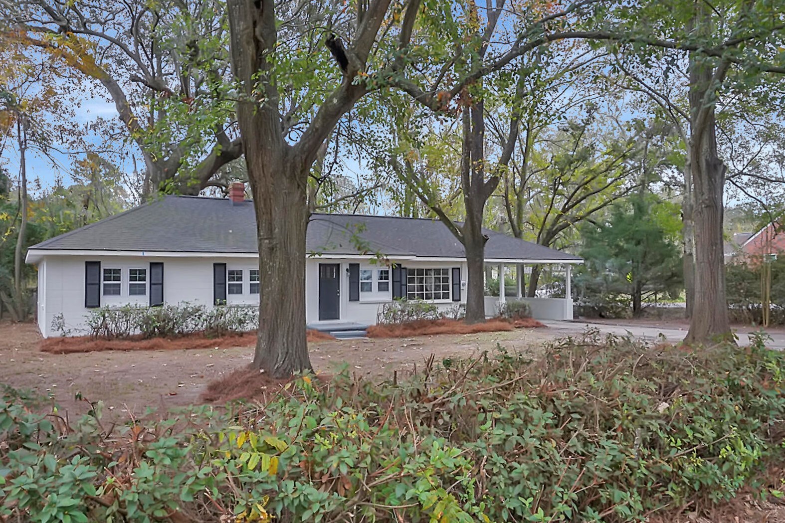 668 Oak Forest Dr, Charleston SC  29407-7039 exterior