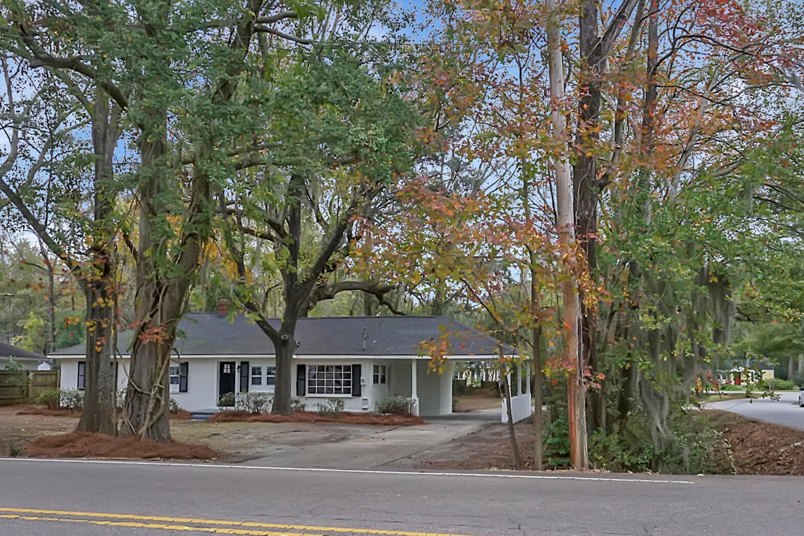 668 Oak Forest Dr, Charleston SC  29407-7039 exterior