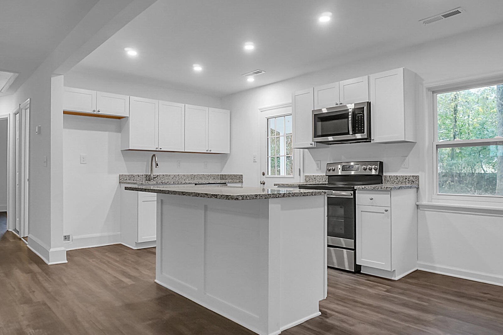 668 Oak Forest Dr, Charleston SC  29407-7039 exterior