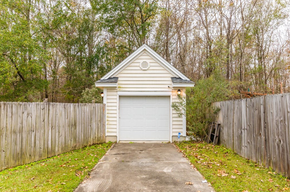 241 Old Savannah Dr, Charleston SC  29445-7337 exterior