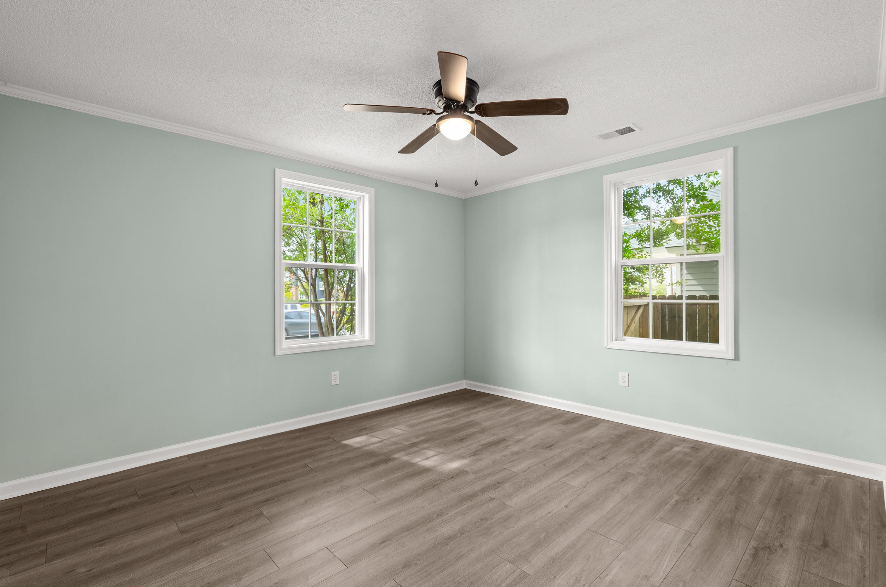 4606 Holmes Ave, Charleston SC  29405-4607 exterior