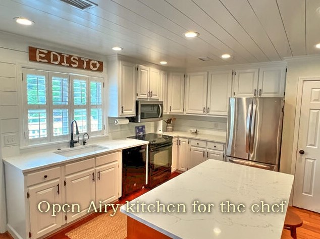 3606 Big Bay Dr, Edisto SC  29438-3702 exterior