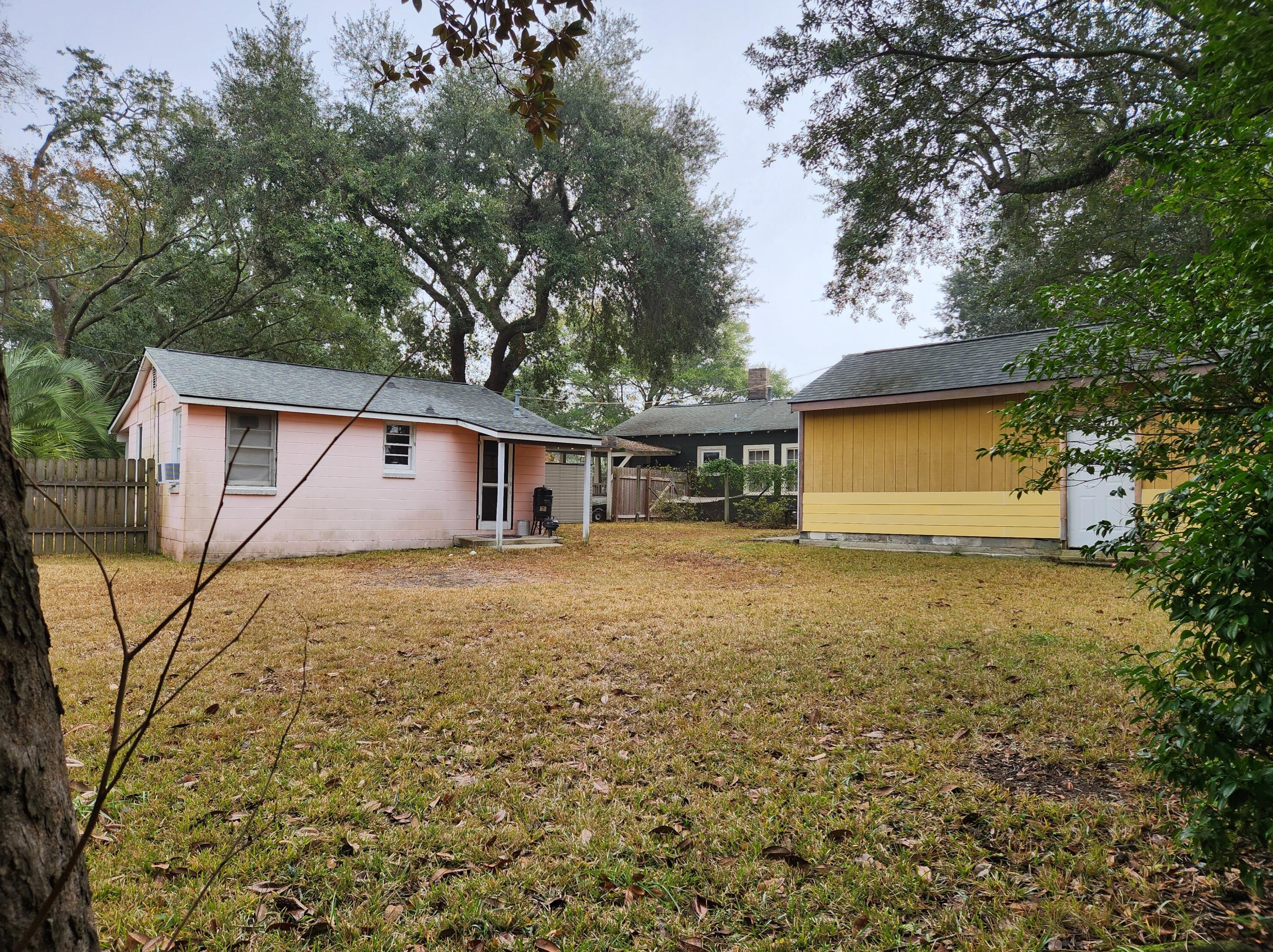 1057 Bethany St, Charleston SC  29405-4933 exterior