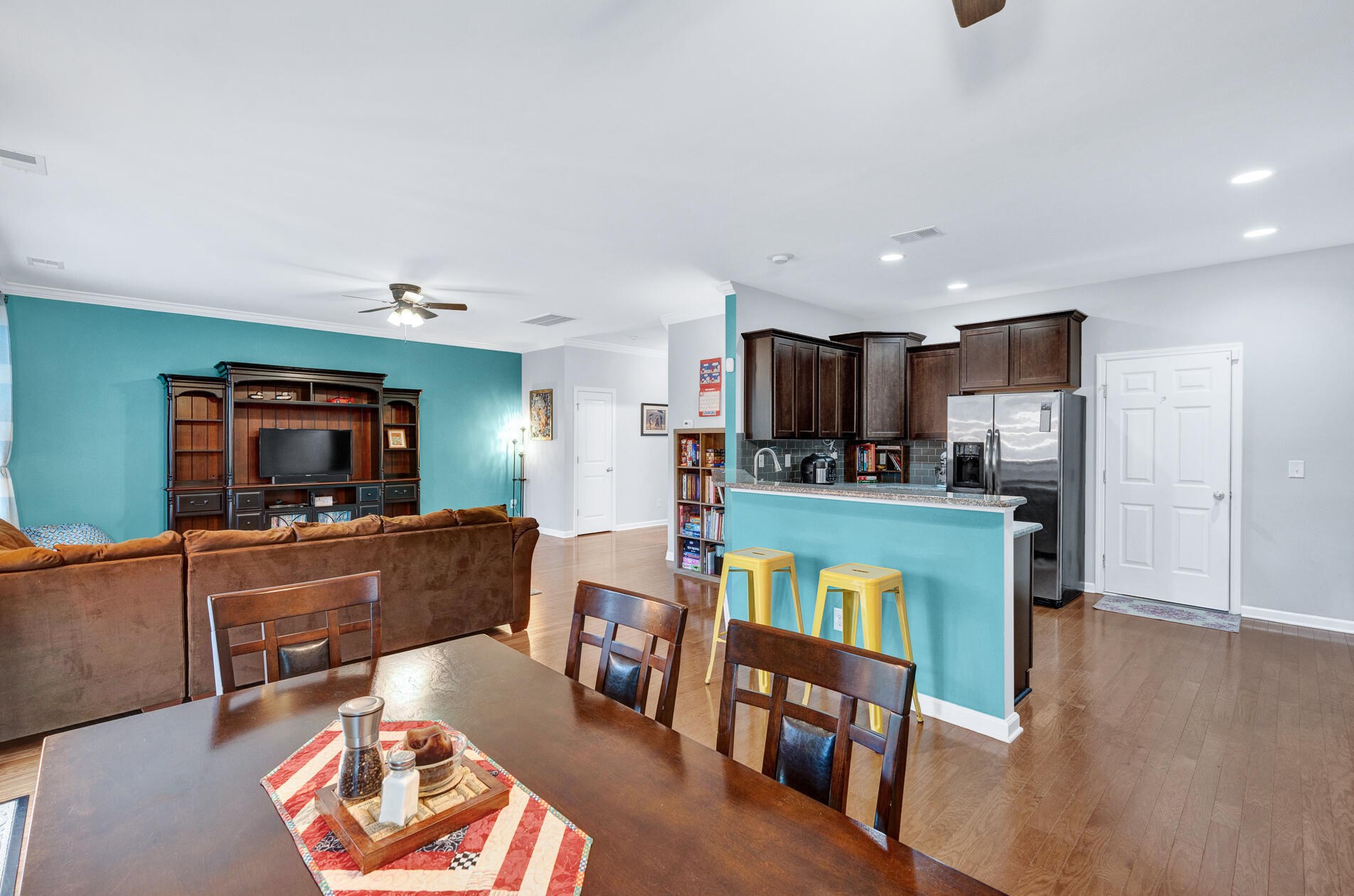 148 Hickory Ridge Way, Summerville SC  29483-9759 exterior