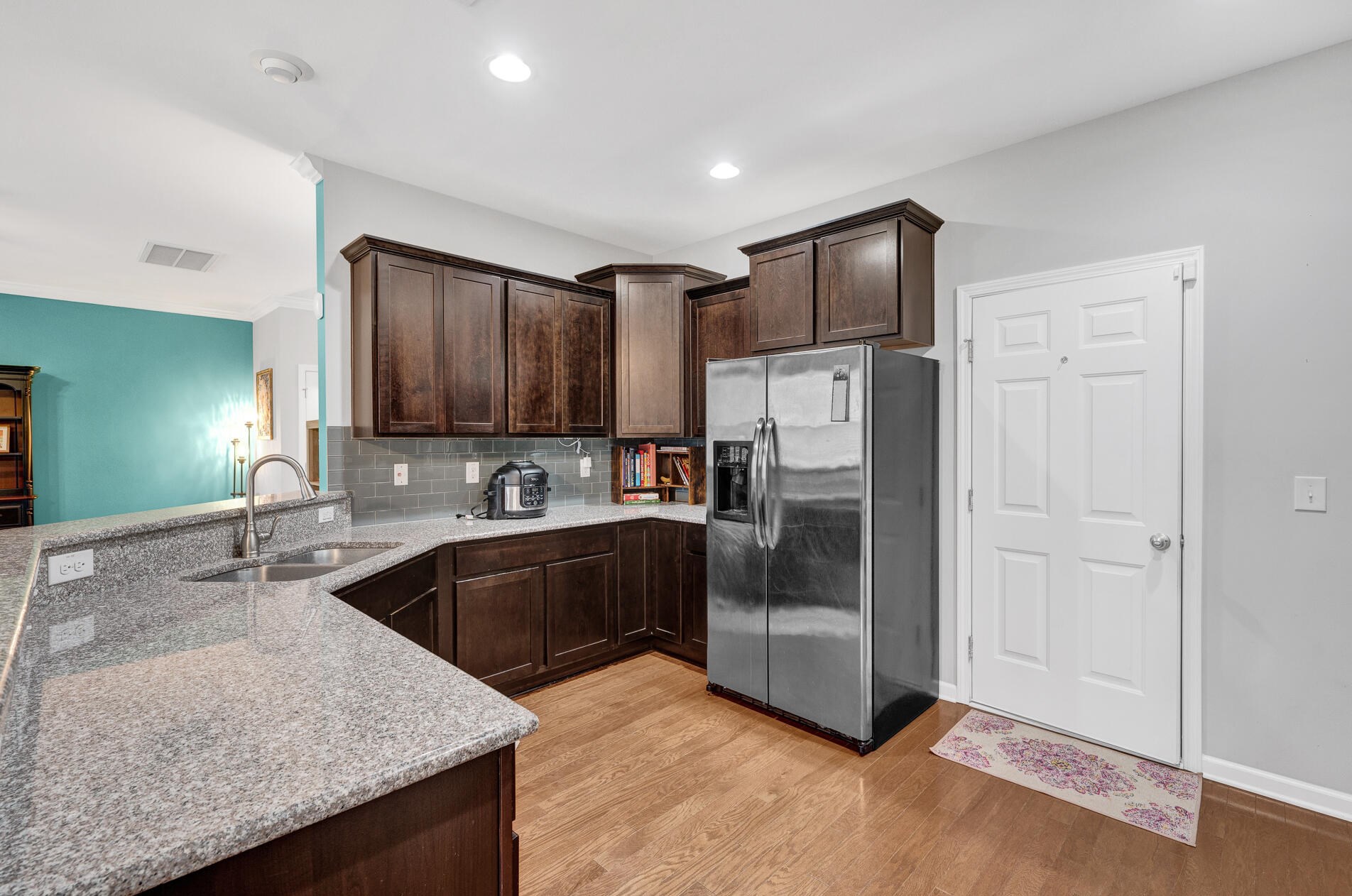 148 Hickory Ridge Way, Summerville SC  29483-9759 exterior