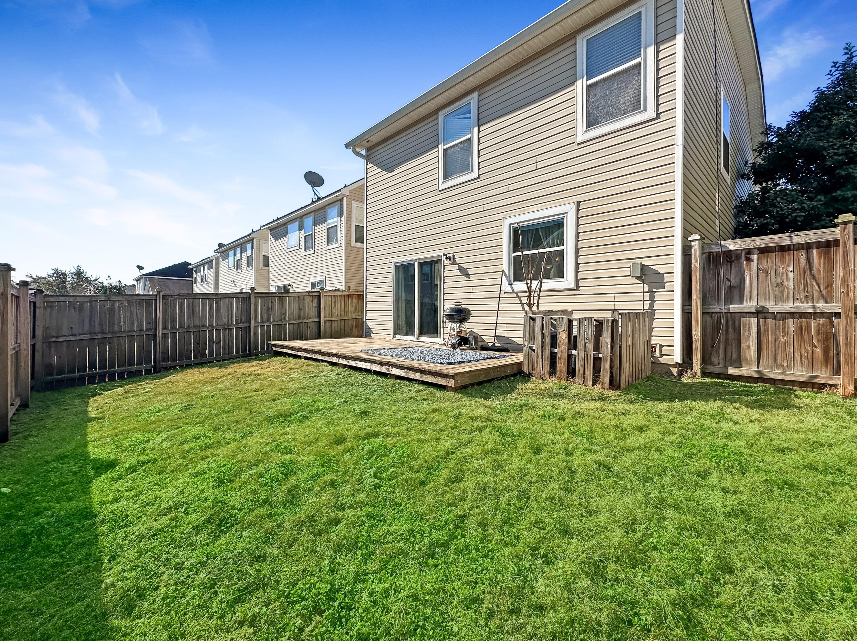 8816 Kellum Dr, Charleston SC  29420-8363 exterior