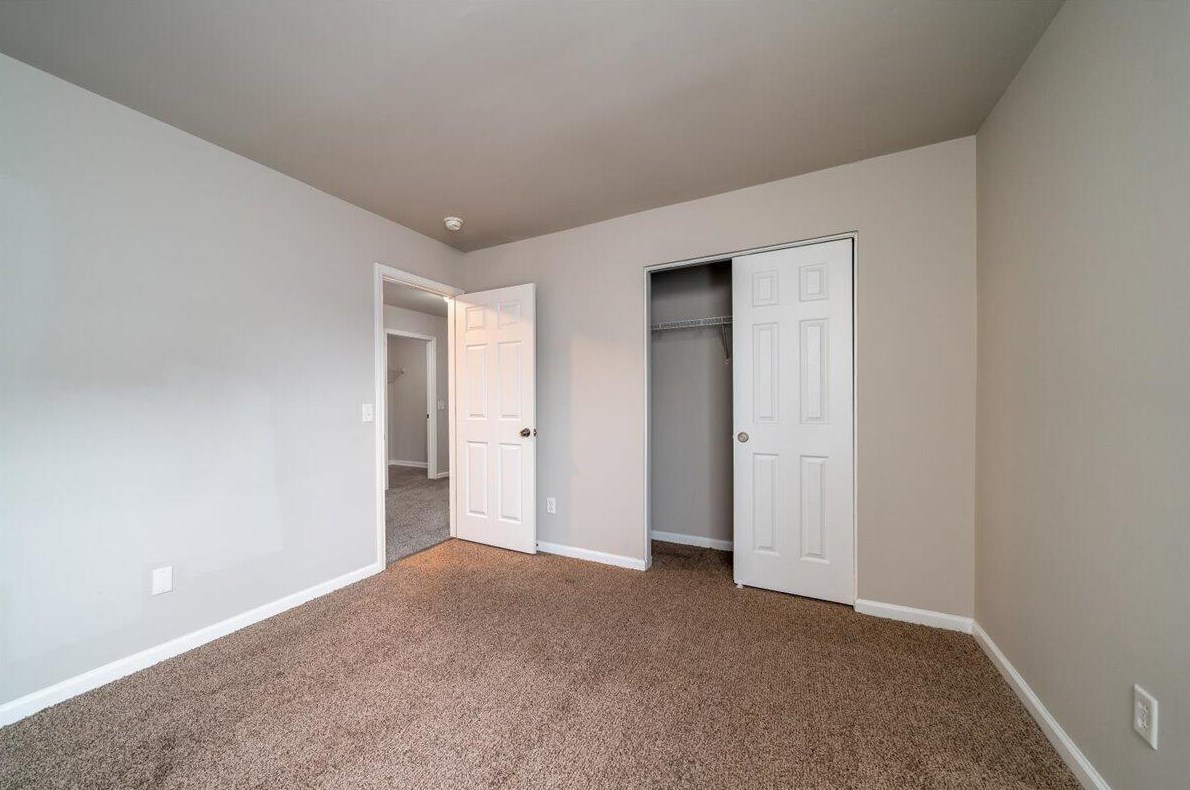 305 Clayburne Dr, Charleston SC  29445-3494 exterior