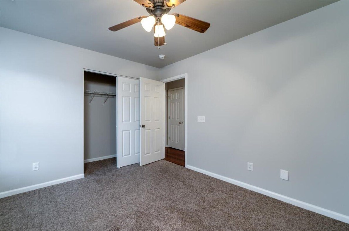 305 Clayburne Dr, Charleston SC  29445-3494 exterior