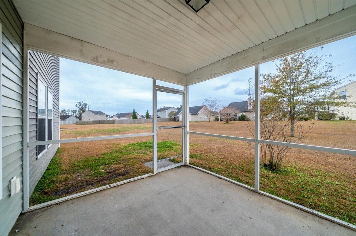 305 Clayburne Dr, Charleston SC  29445-3494 exterior