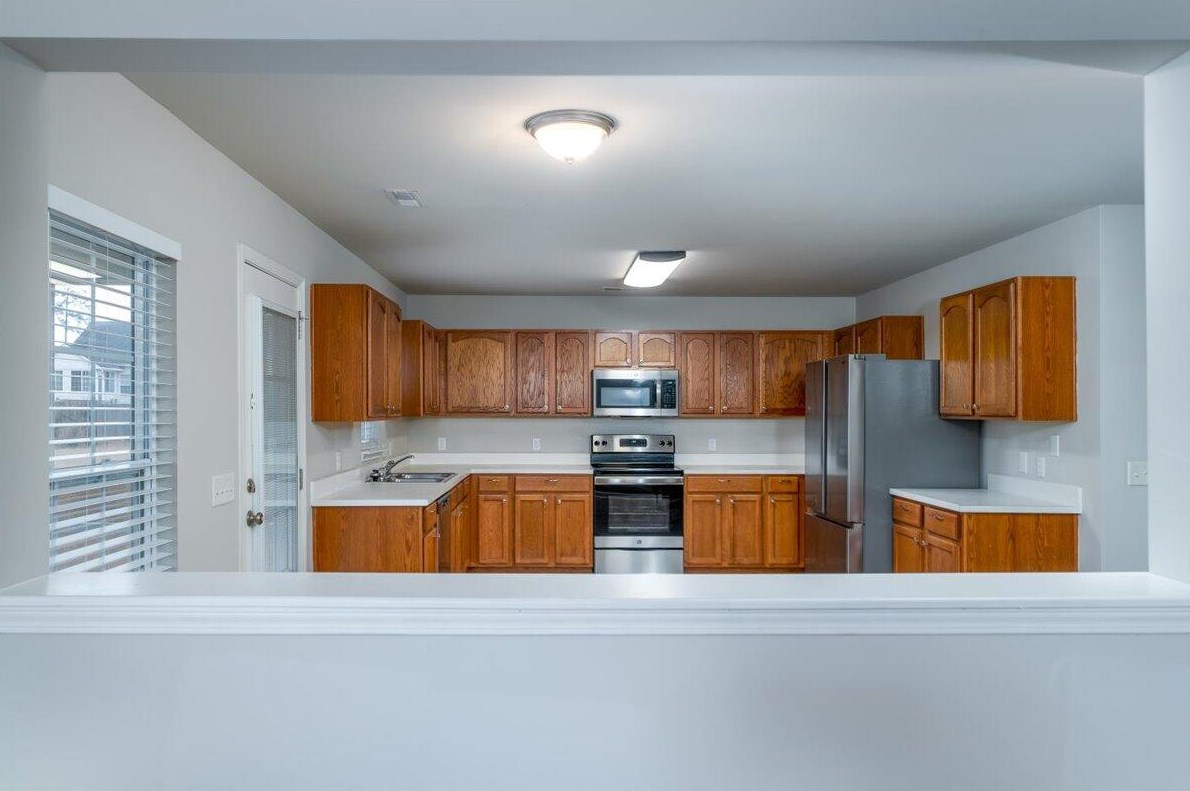 305 Clayburne Dr, Charleston SC  29445-3494 exterior