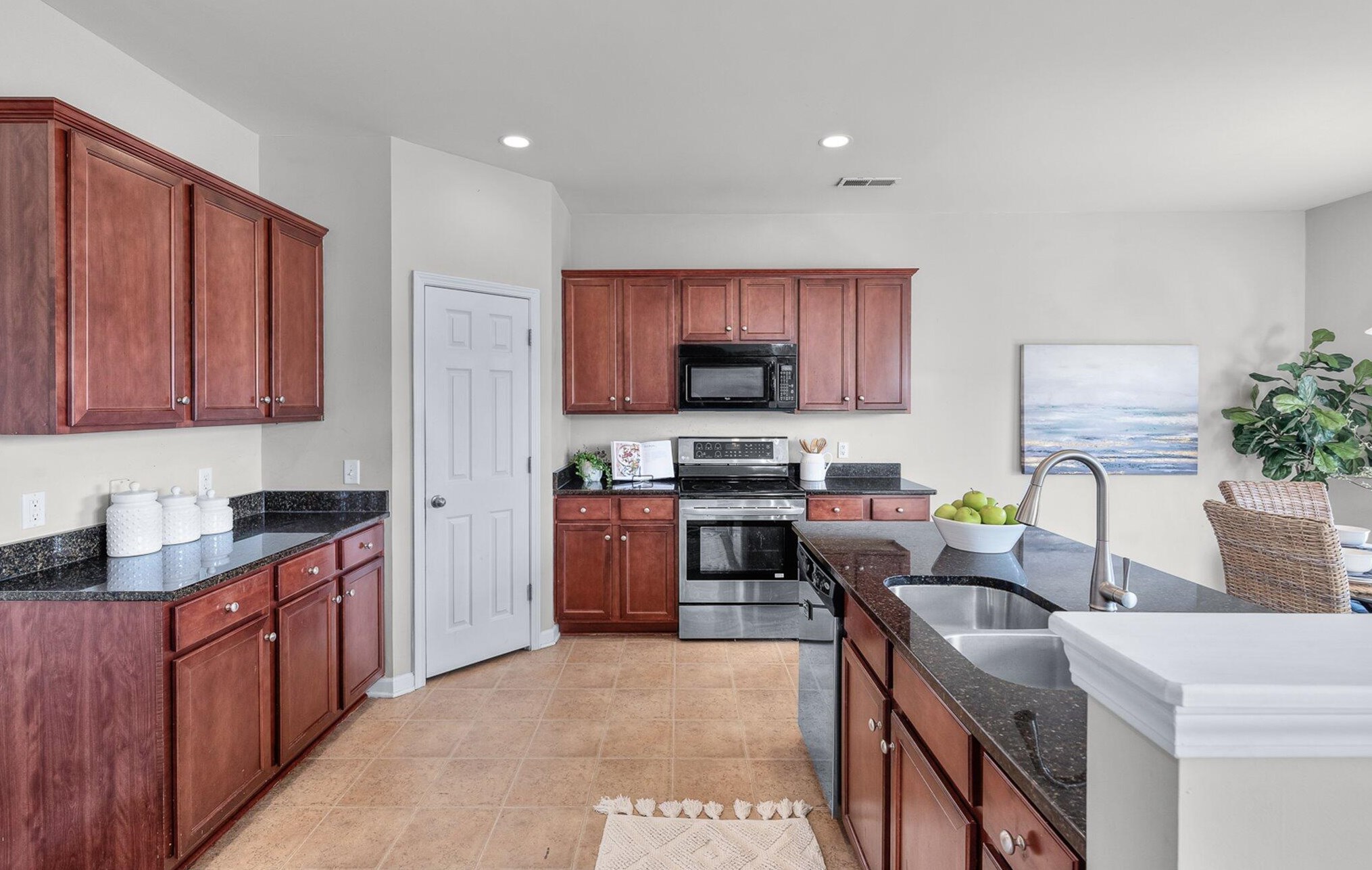 335 Peters Creek Dr, Summerville SC  29483-5341 exterior