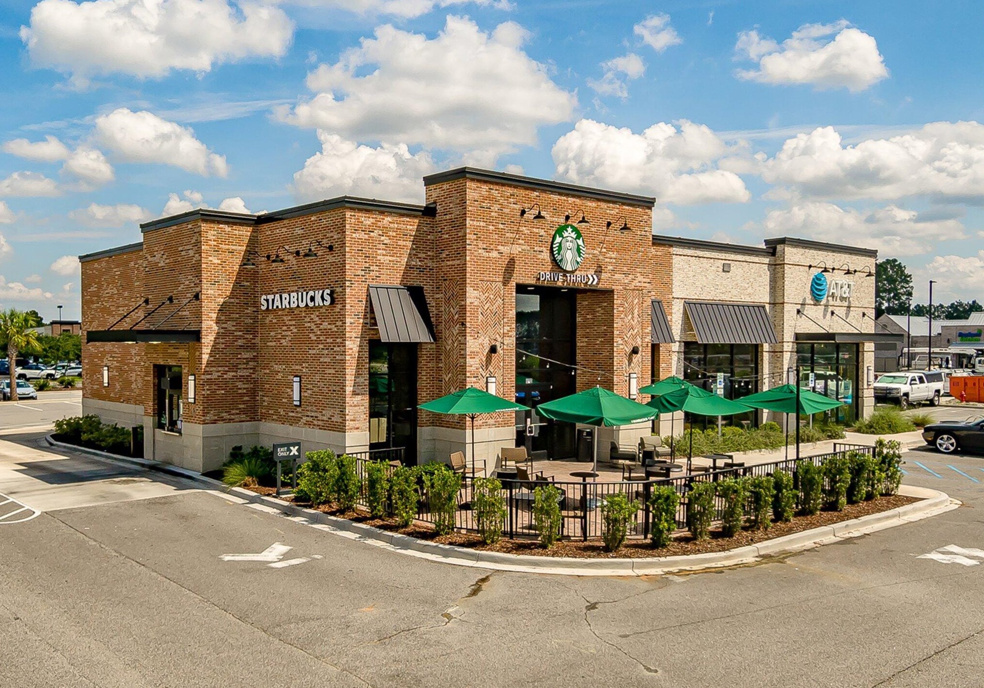 335 Peters Creek Dr, Summerville SC  29483-5341 exterior