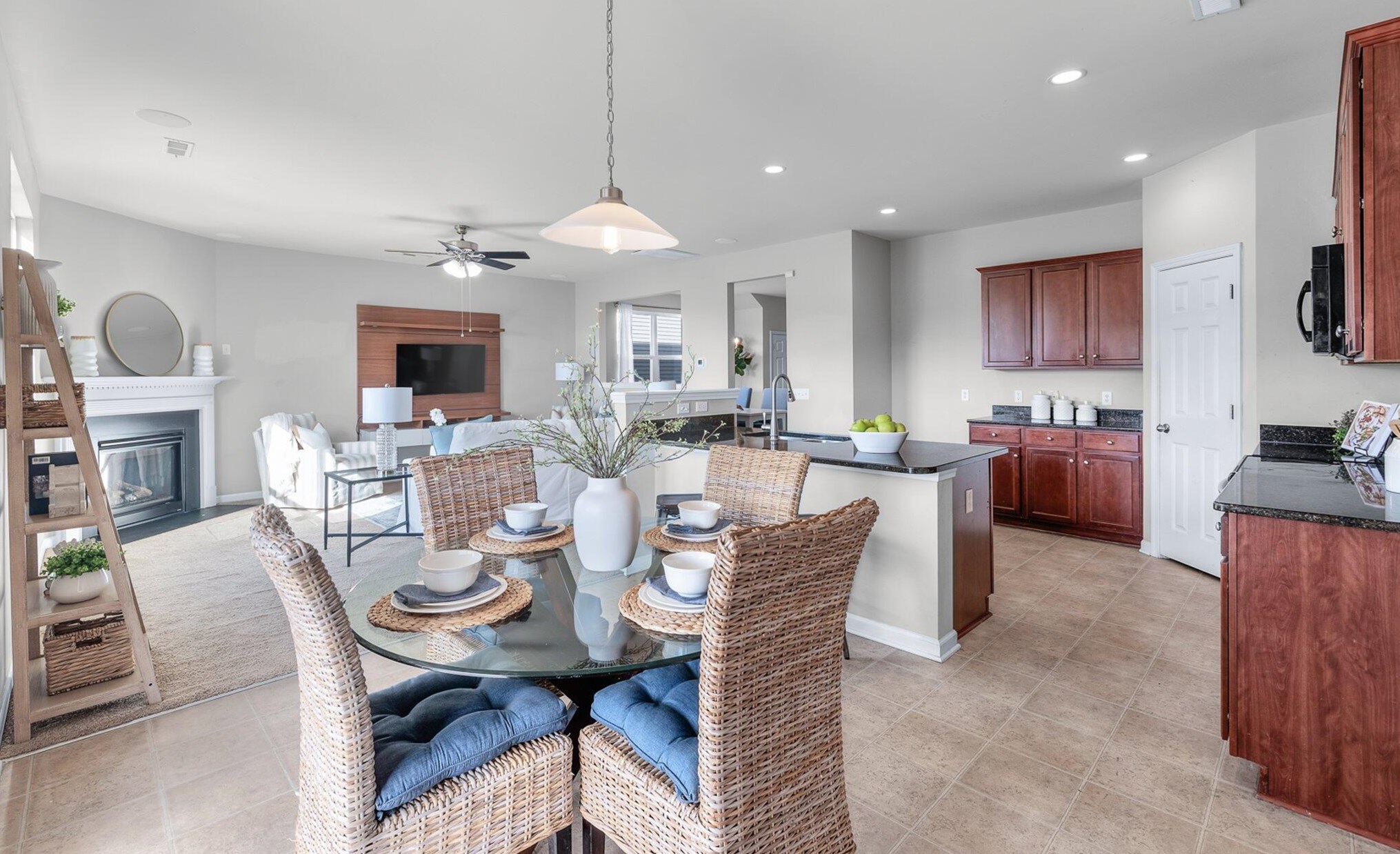 335 Peters Creek Dr, Summerville SC  29483-5341 exterior