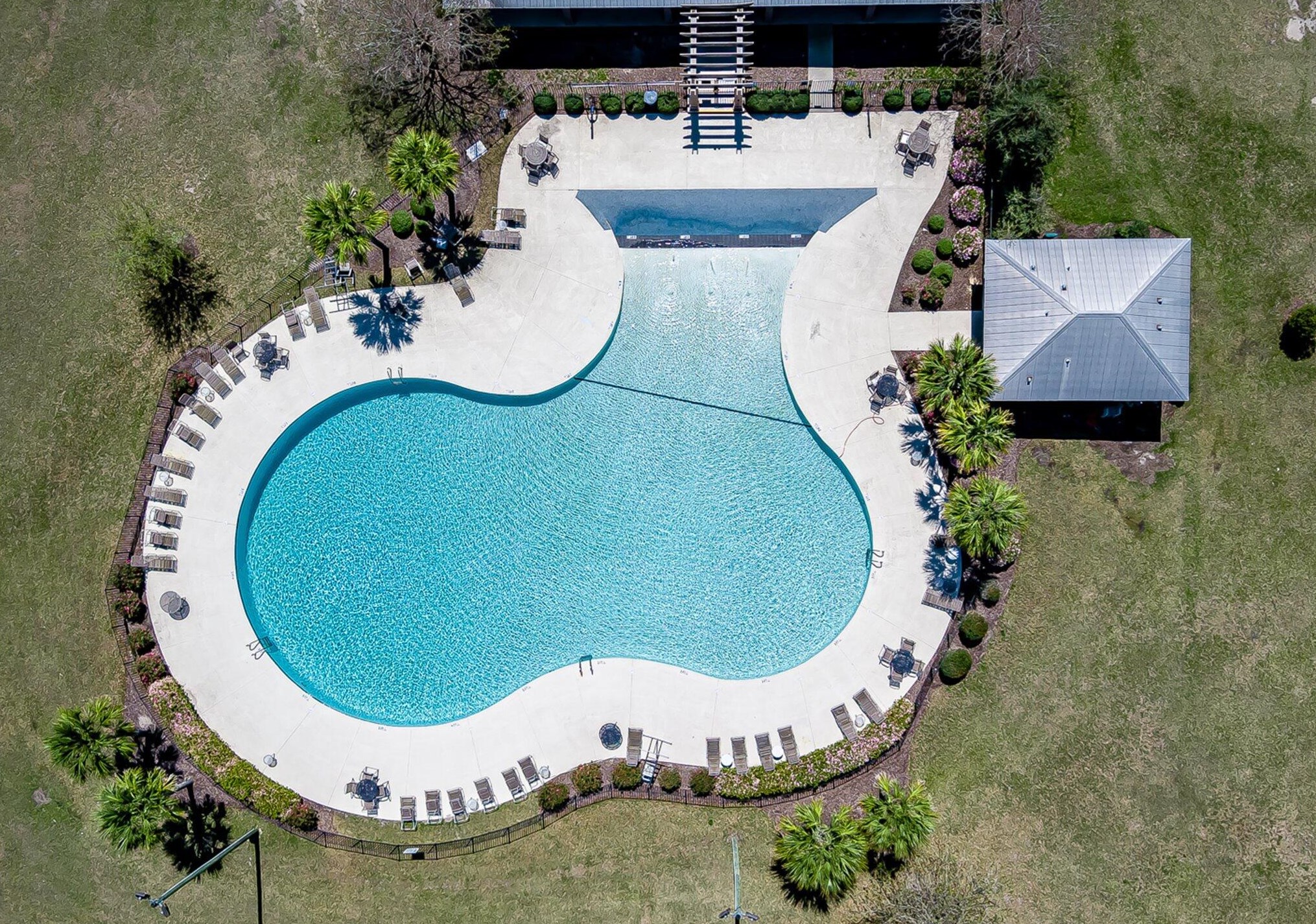 335 Peters Creek Dr, Summerville SC  29483-5341 exterior