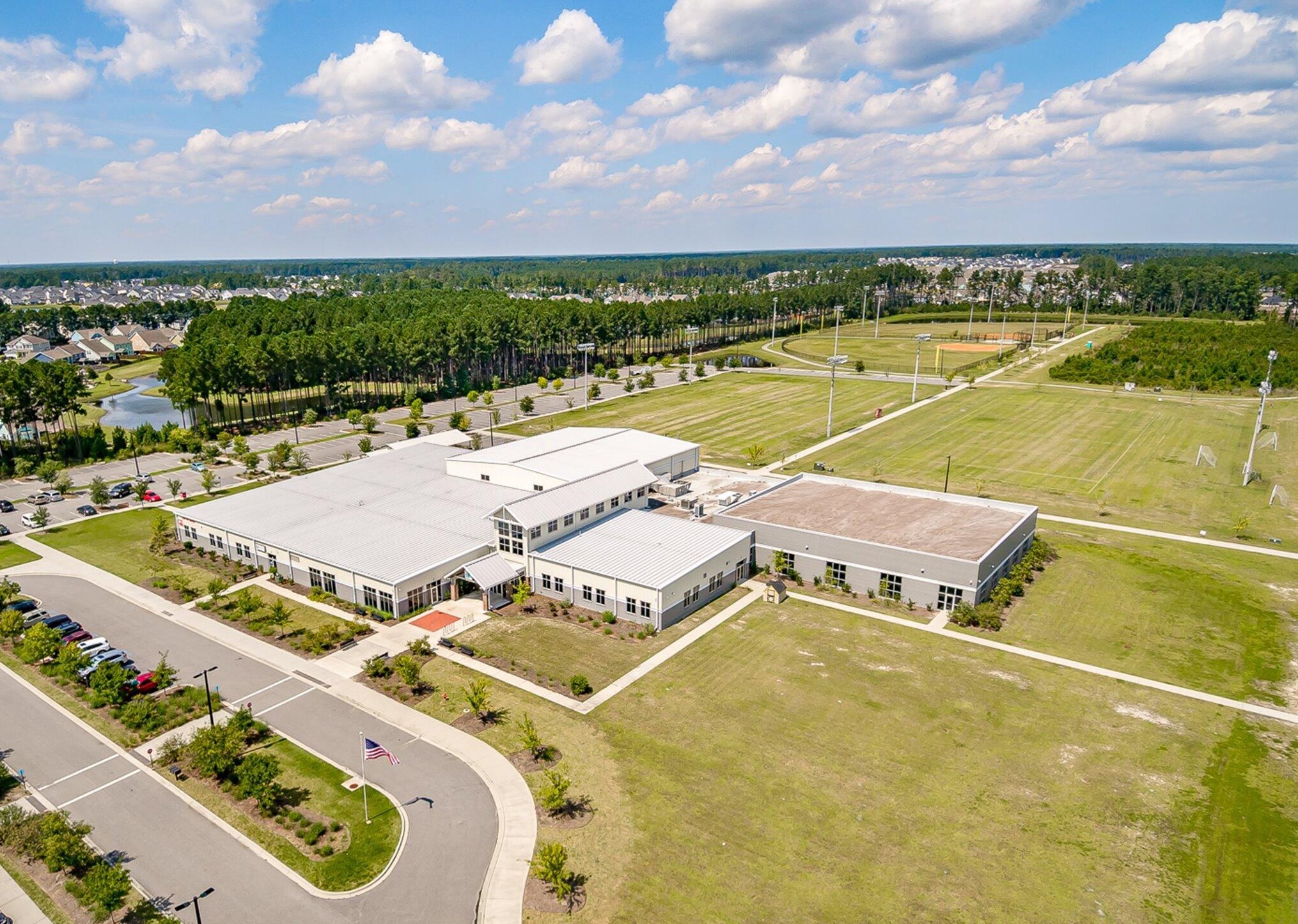 335 Peters Creek Dr, Summerville SC  29483-5341 exterior