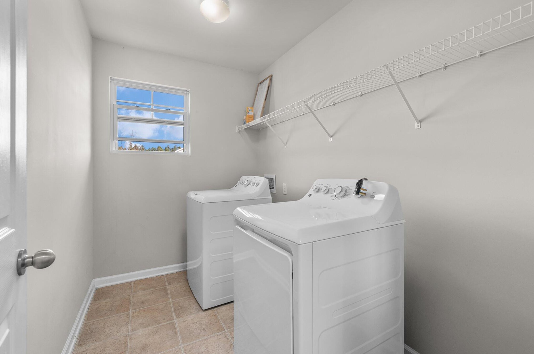 335 Peters Creek Dr, Summerville SC  29483-5341 exterior