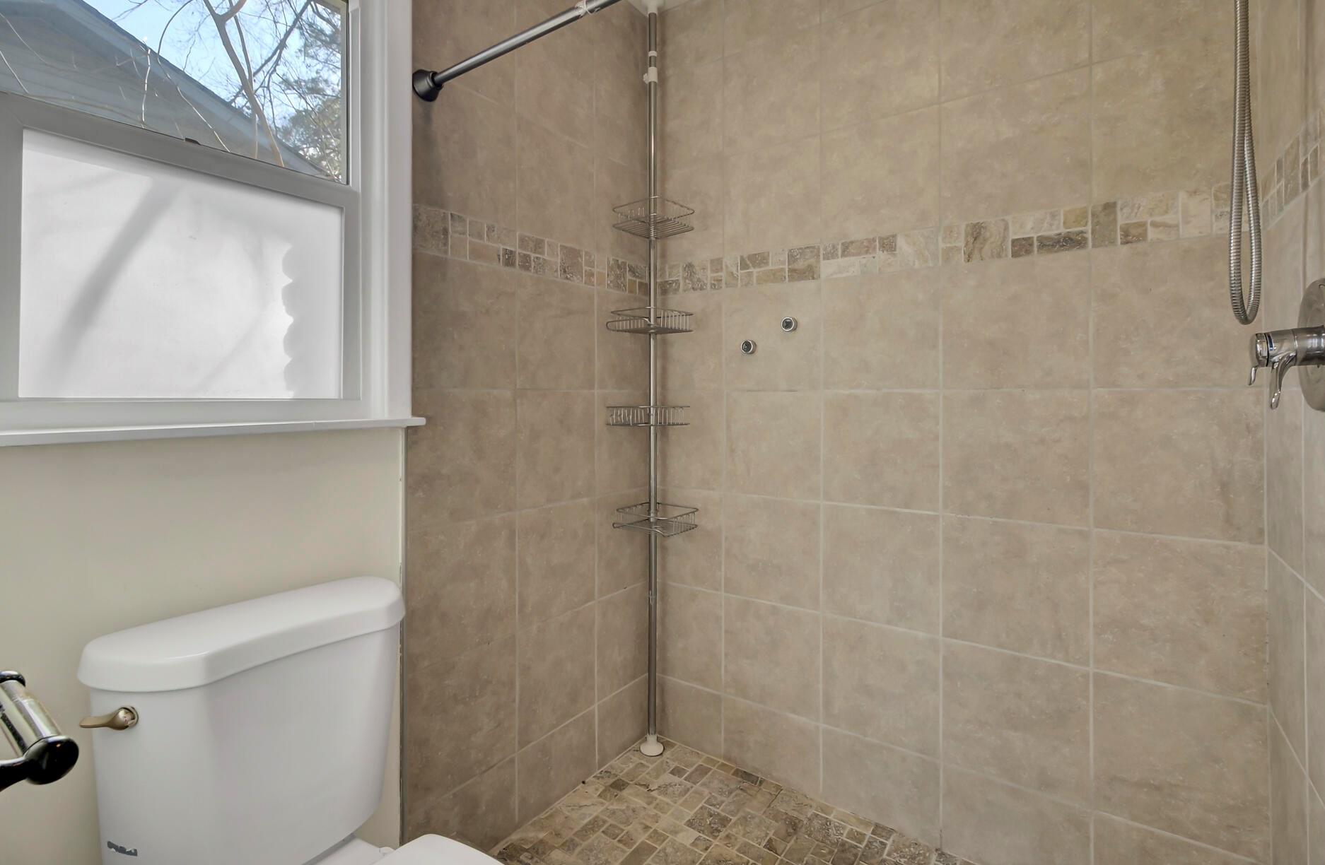 202 Pointer Dr, Summerville SC  29485-5126 exterior