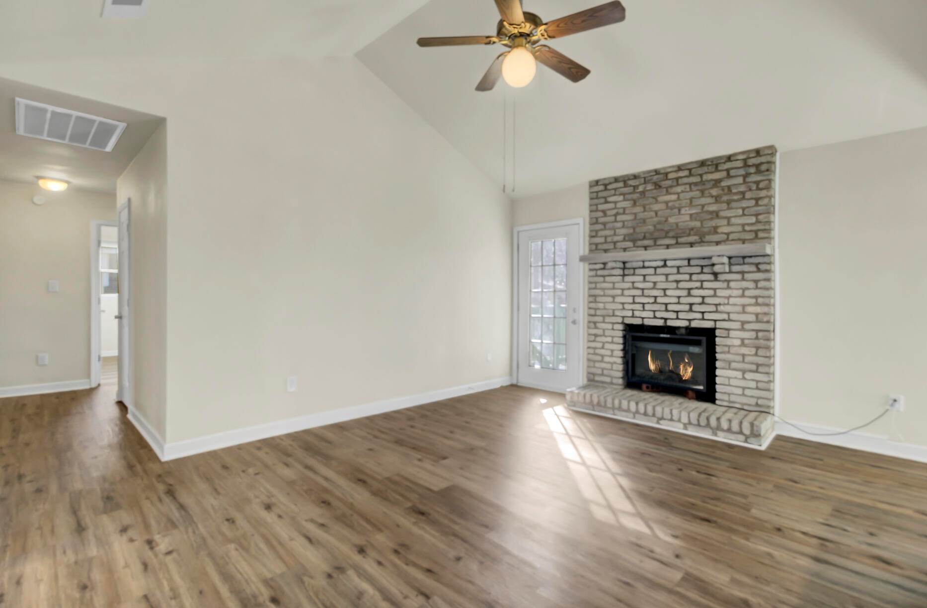 202 Pointer Dr, Summerville SC  29485-5126 exterior