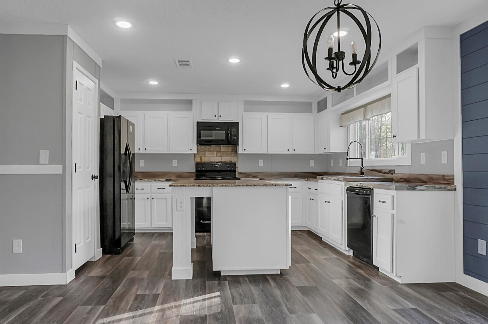 867 Fauling Rd, Alvin SC  29479-3532 exterior