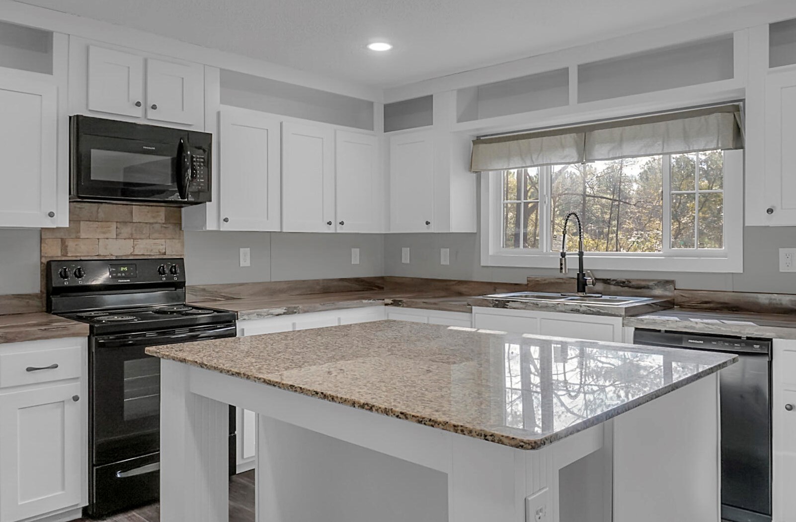 867 Fauling Rd, Alvin SC  29479-3532 exterior