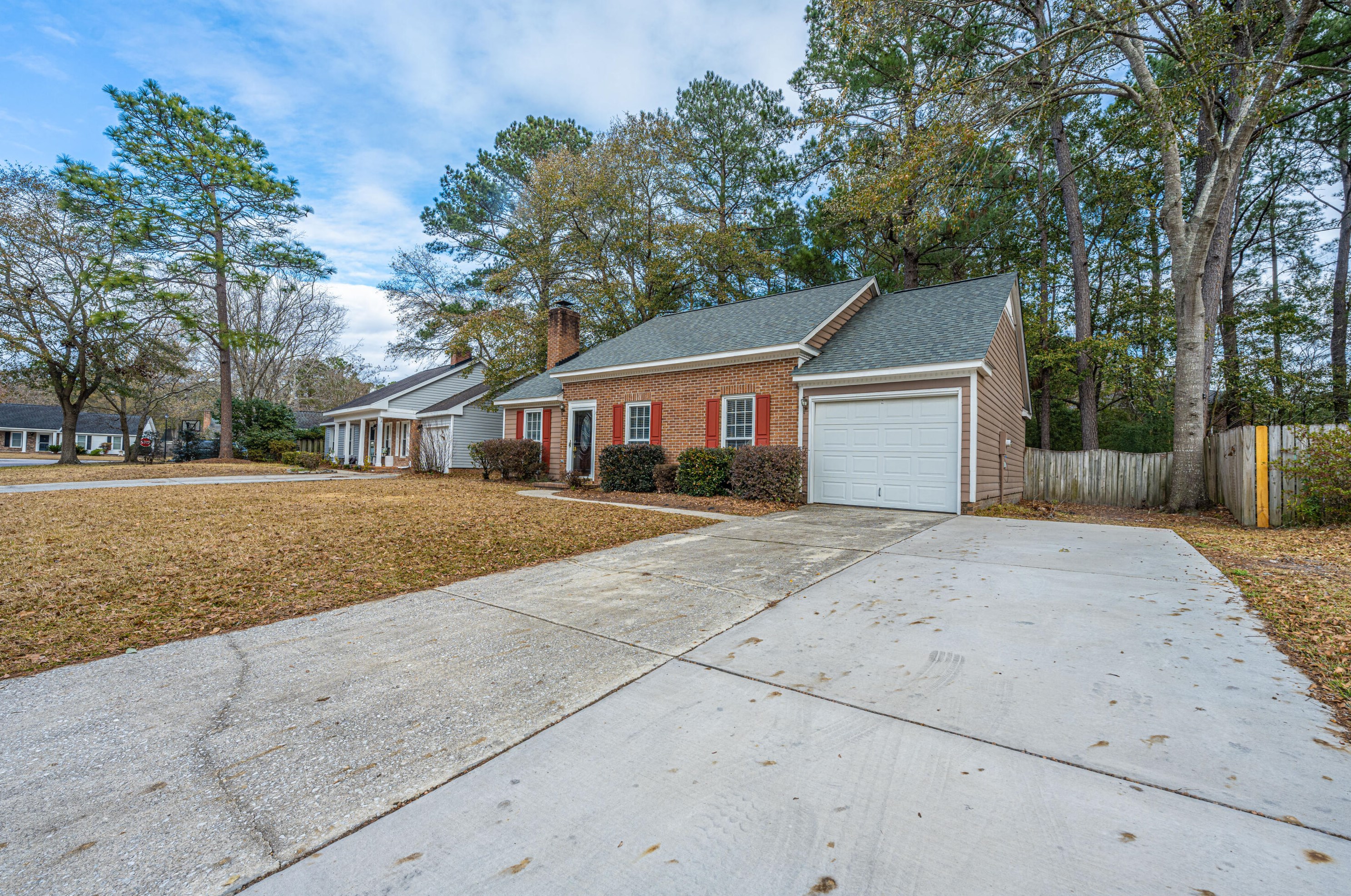 103 York Pl, Charleston SC  29445-5440 exterior