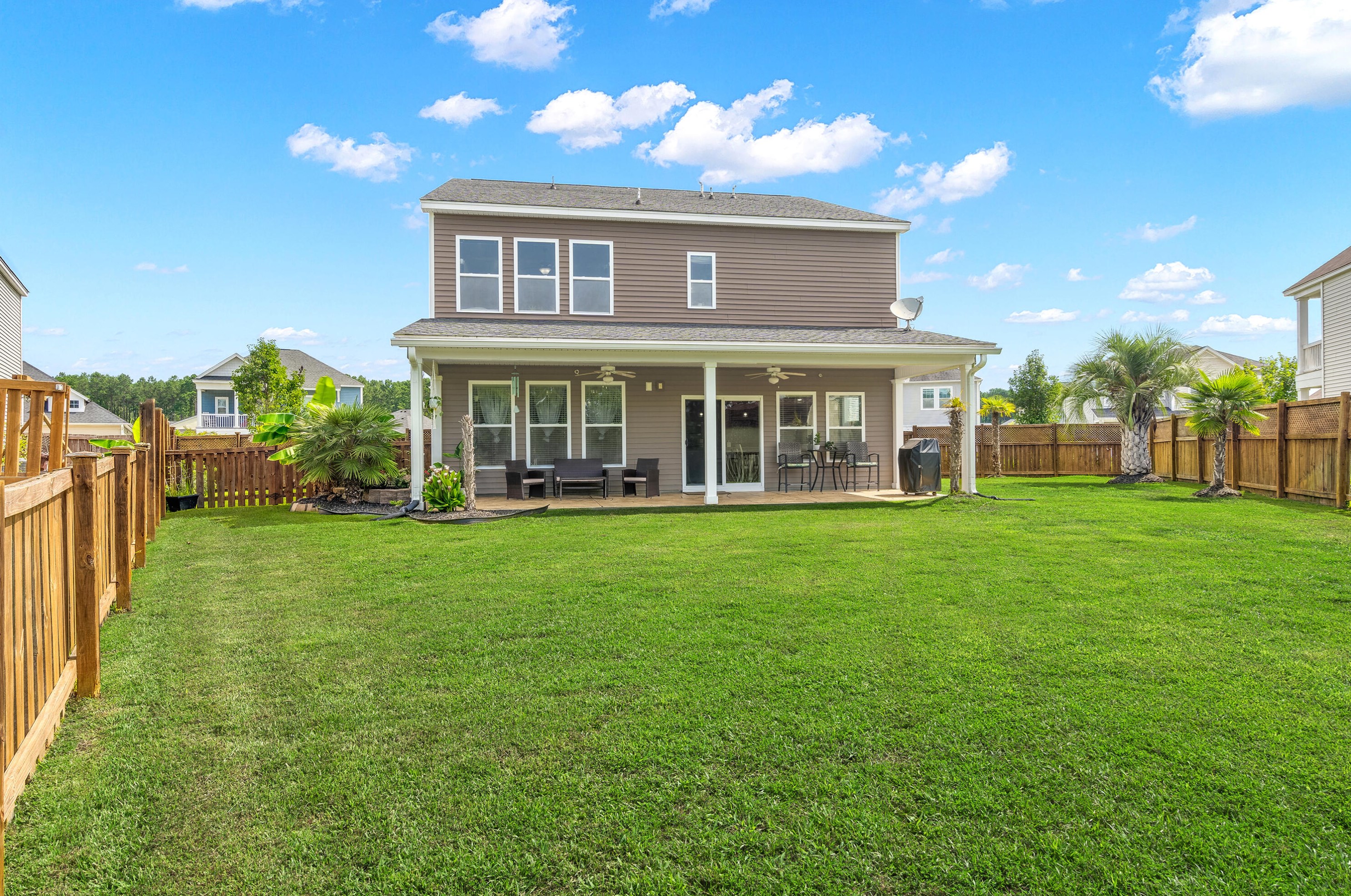 357 Fox Ridge Ln, Moncks Corner SC  29461-6719 exterior