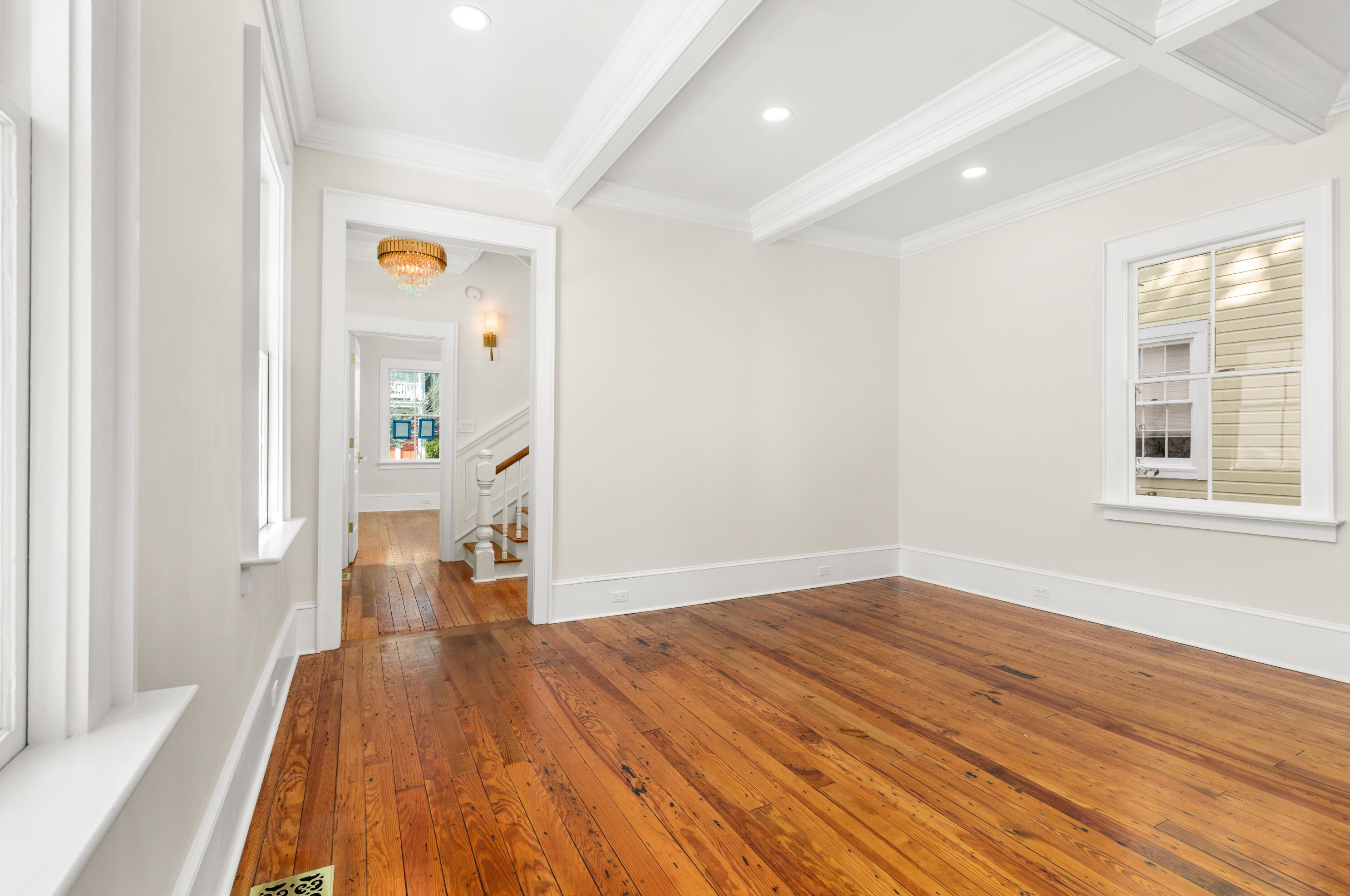 327 Sumter St, Charleston SC  29403-4612 exterior