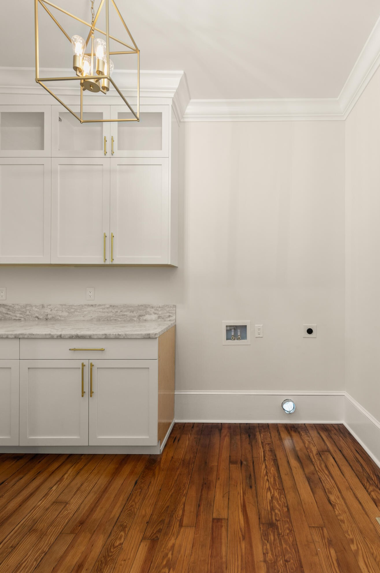 327 Sumter St, Charleston SC  29403-4612 exterior