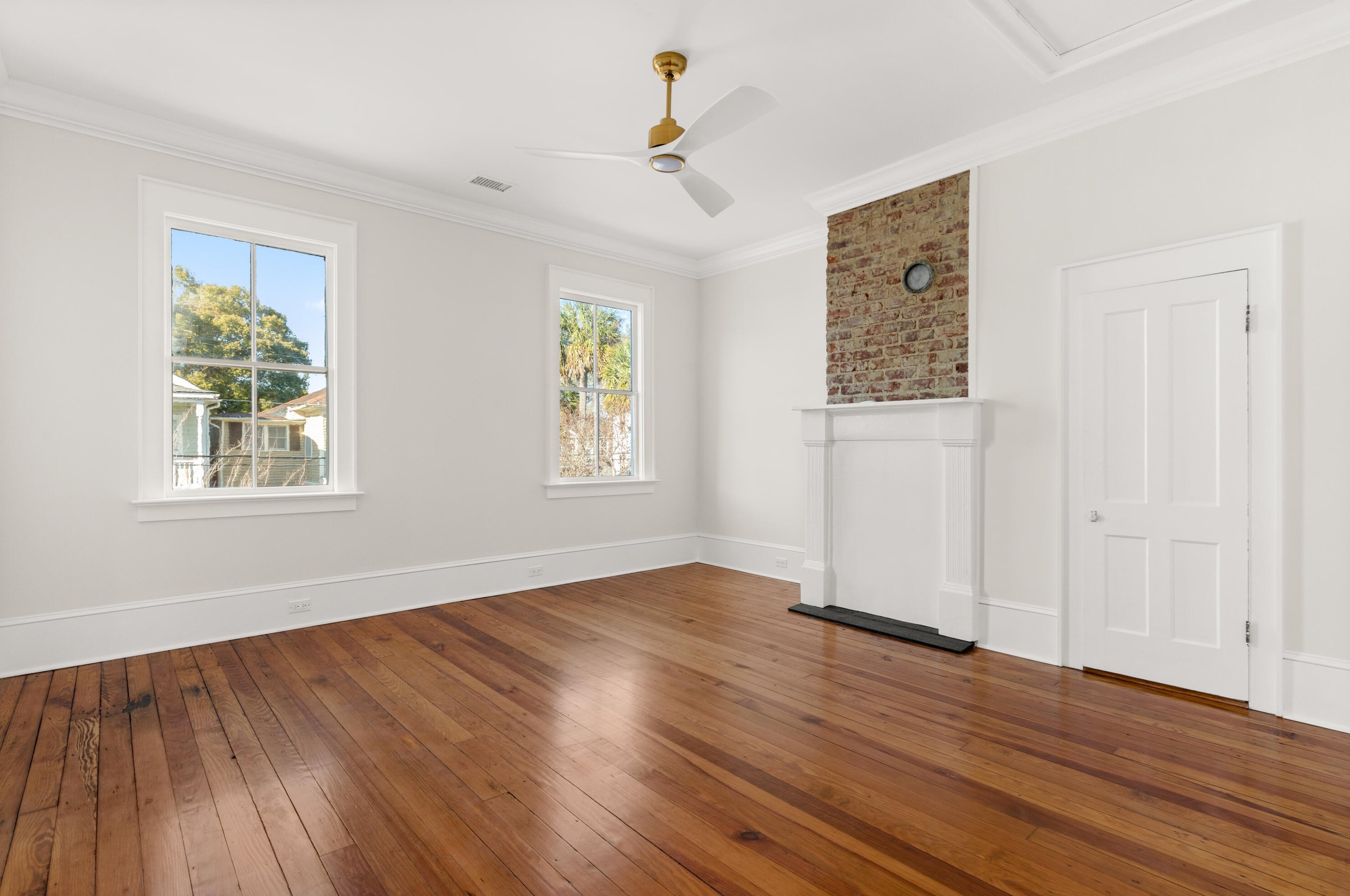 327 Sumter St, Charleston SC  29403-4612 exterior