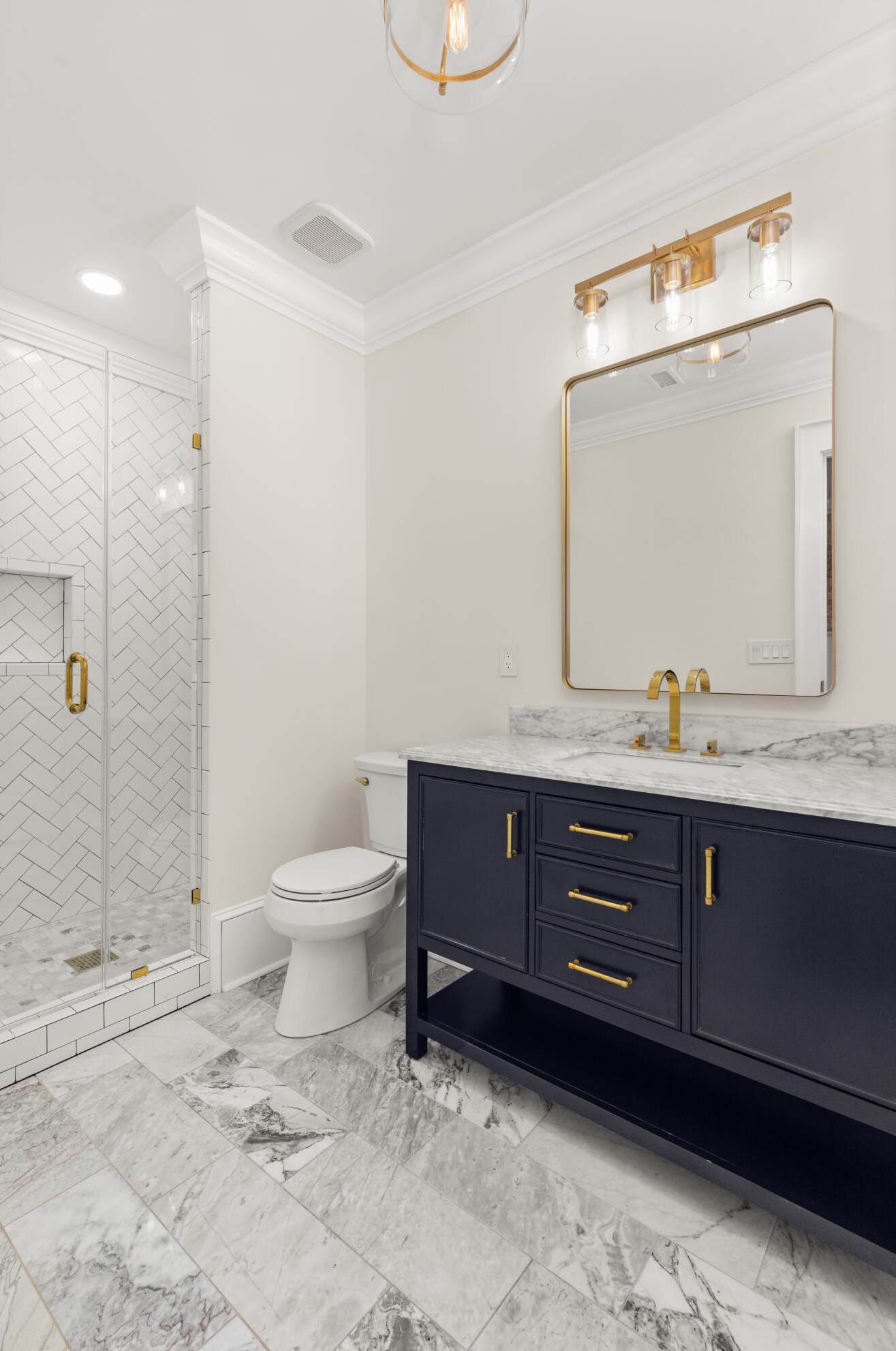 327 Sumter St, Charleston SC  29403-4612 exterior