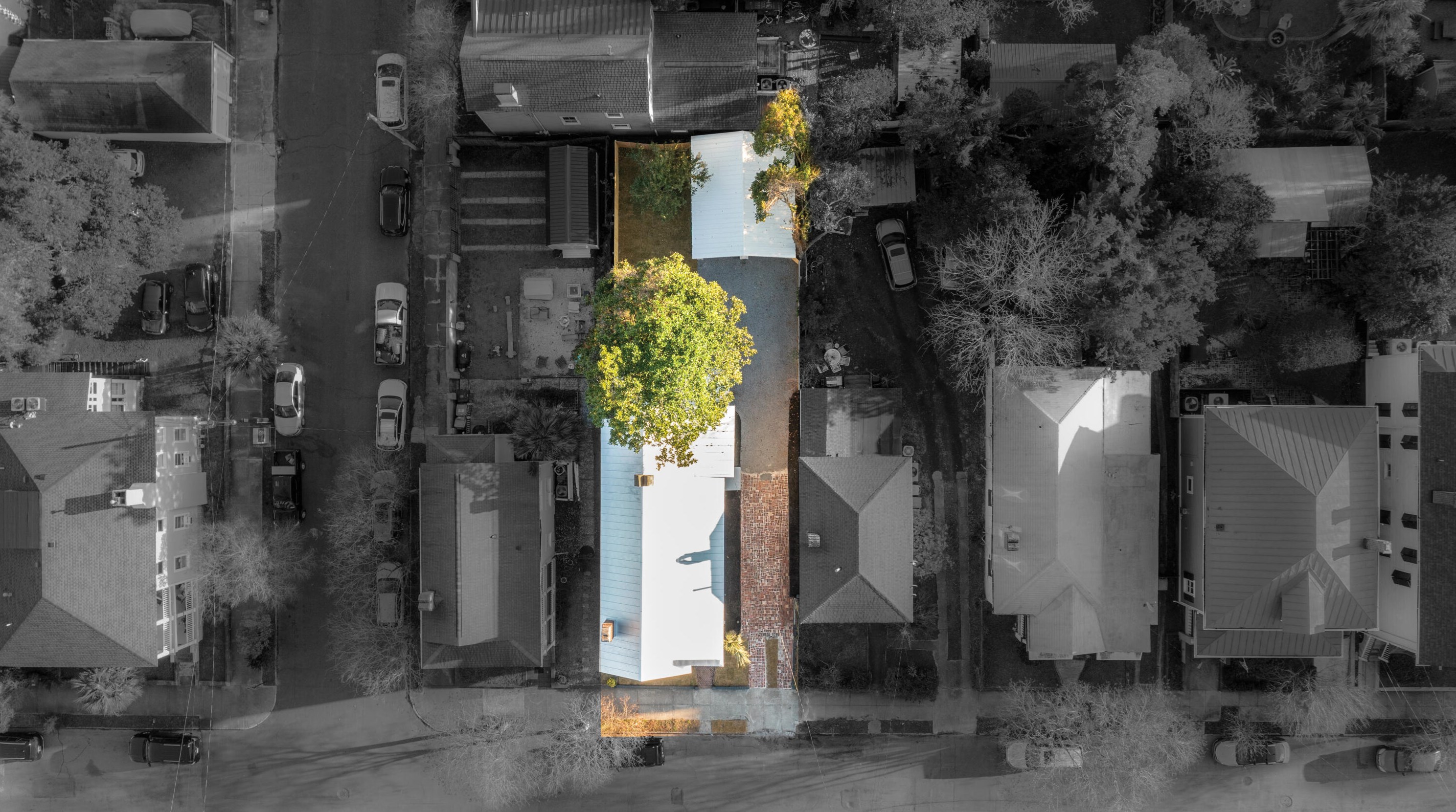 327 Sumter St, Charleston SC  29403-4612 exterior