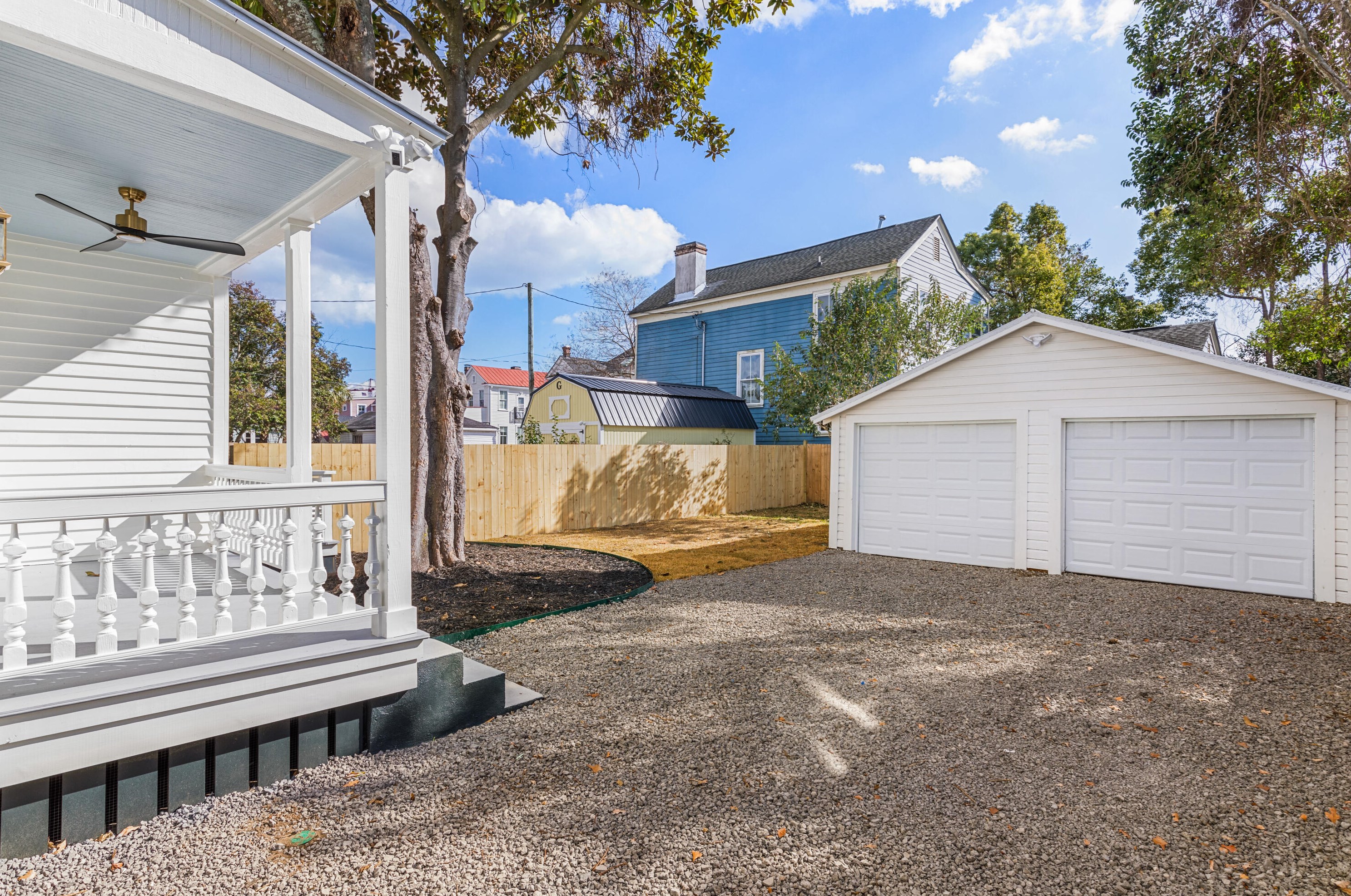 327 Sumter St, Charleston SC  29403-4612 exterior