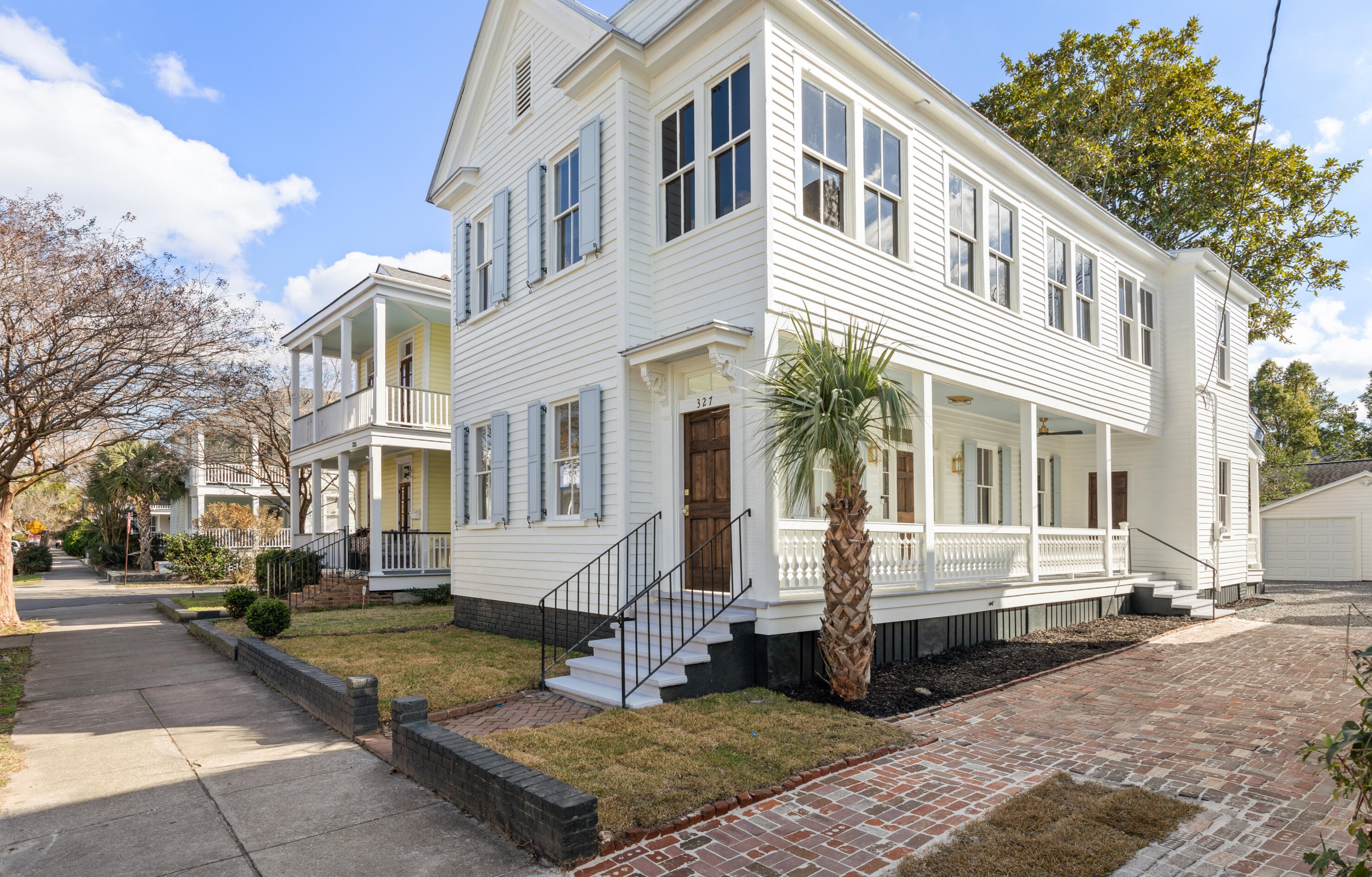 327 Sumter St, Charleston SC  29403-4612 exterior