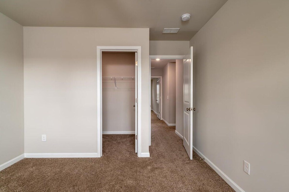 186 Hyrne Dr, Charleston SC  29445-7331 exterior