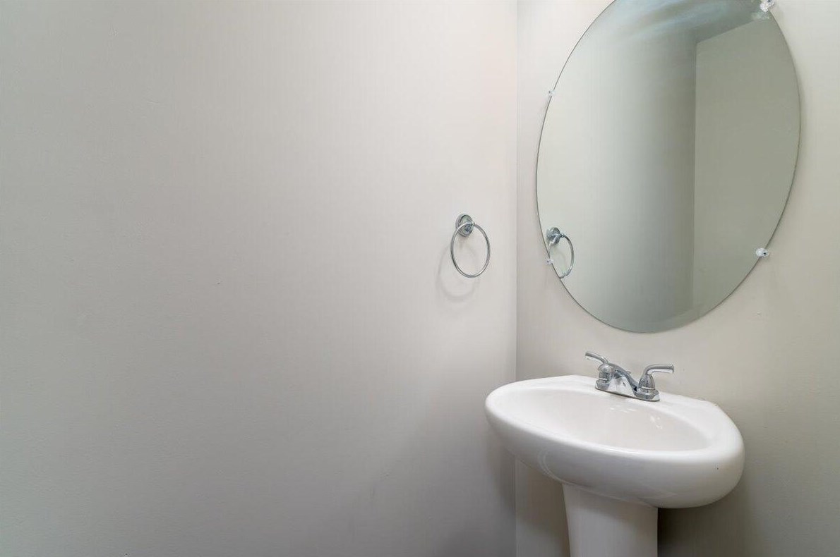 186 Hyrne Dr, Charleston SC  29445-7331 exterior