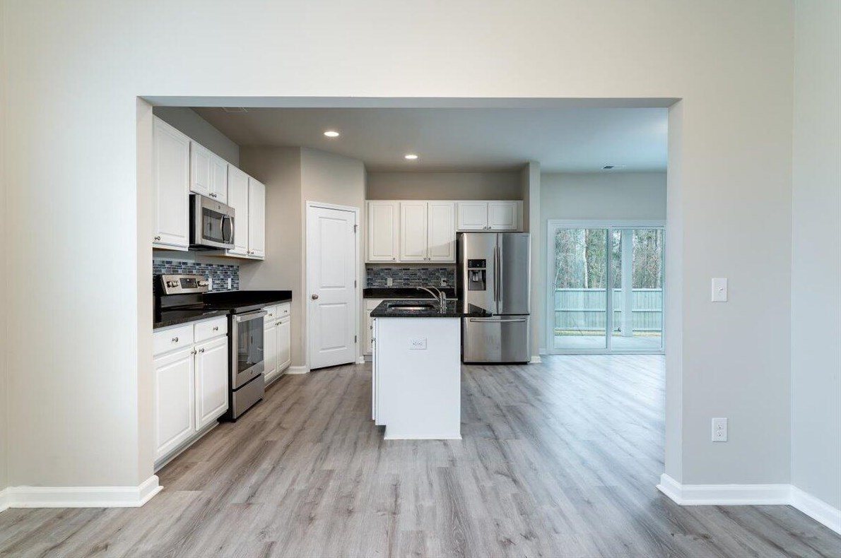 186 Hyrne Dr, Charleston SC  29445-7331 exterior