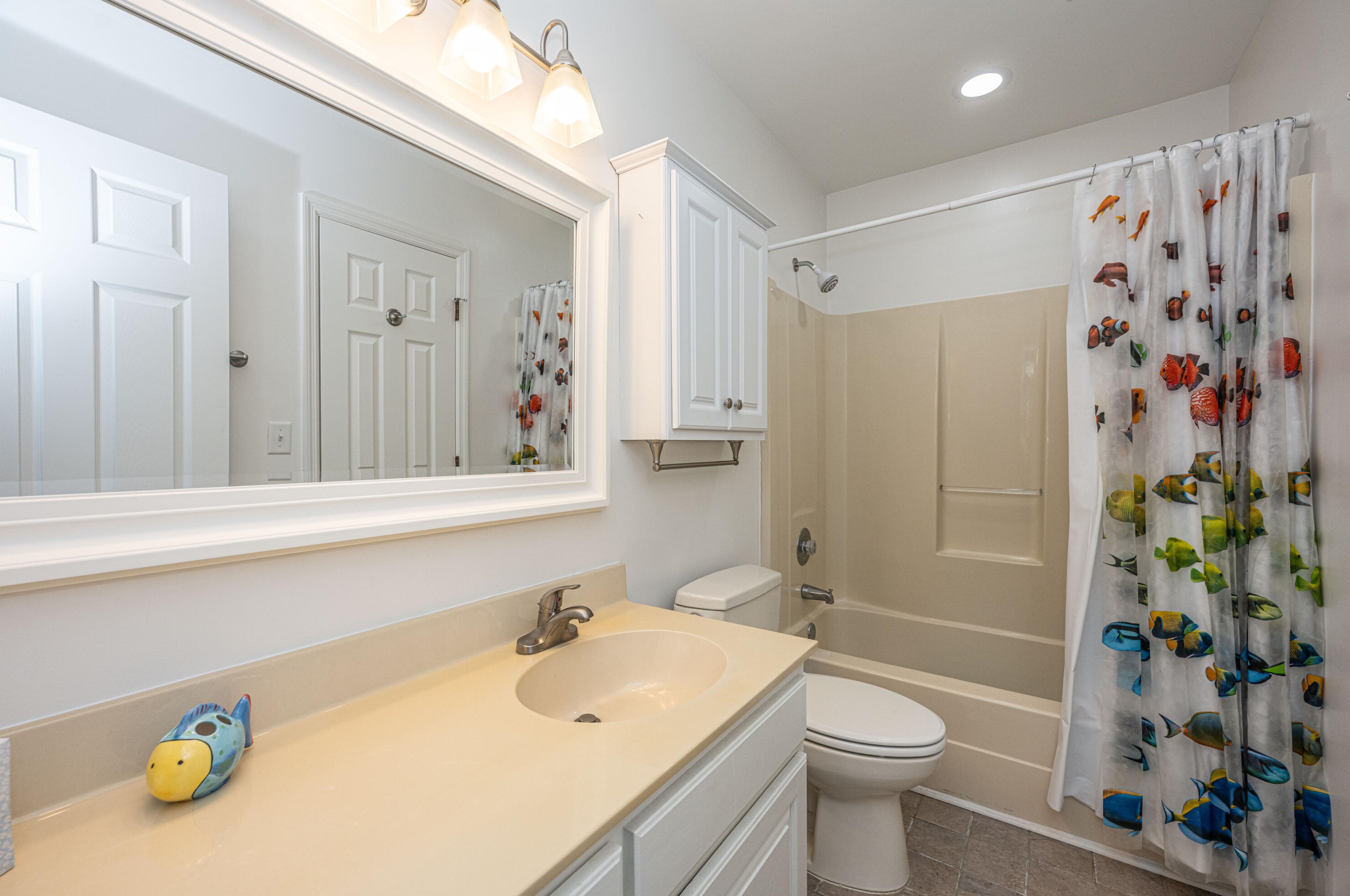898 Fairway Dr, Edisto SC  29438-3647 exterior