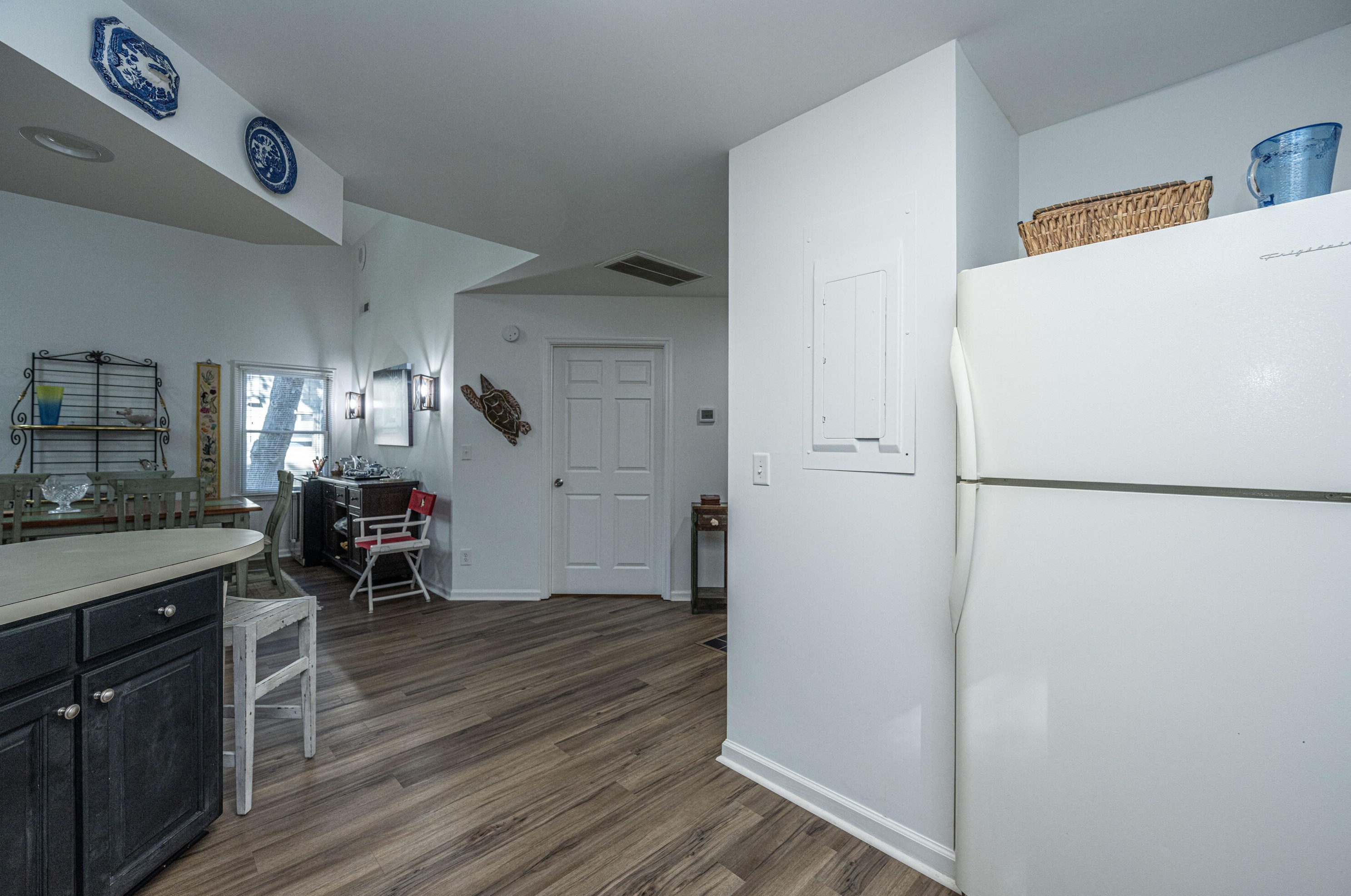 898 Fairway Dr, Edisto SC  29438-3647 exterior