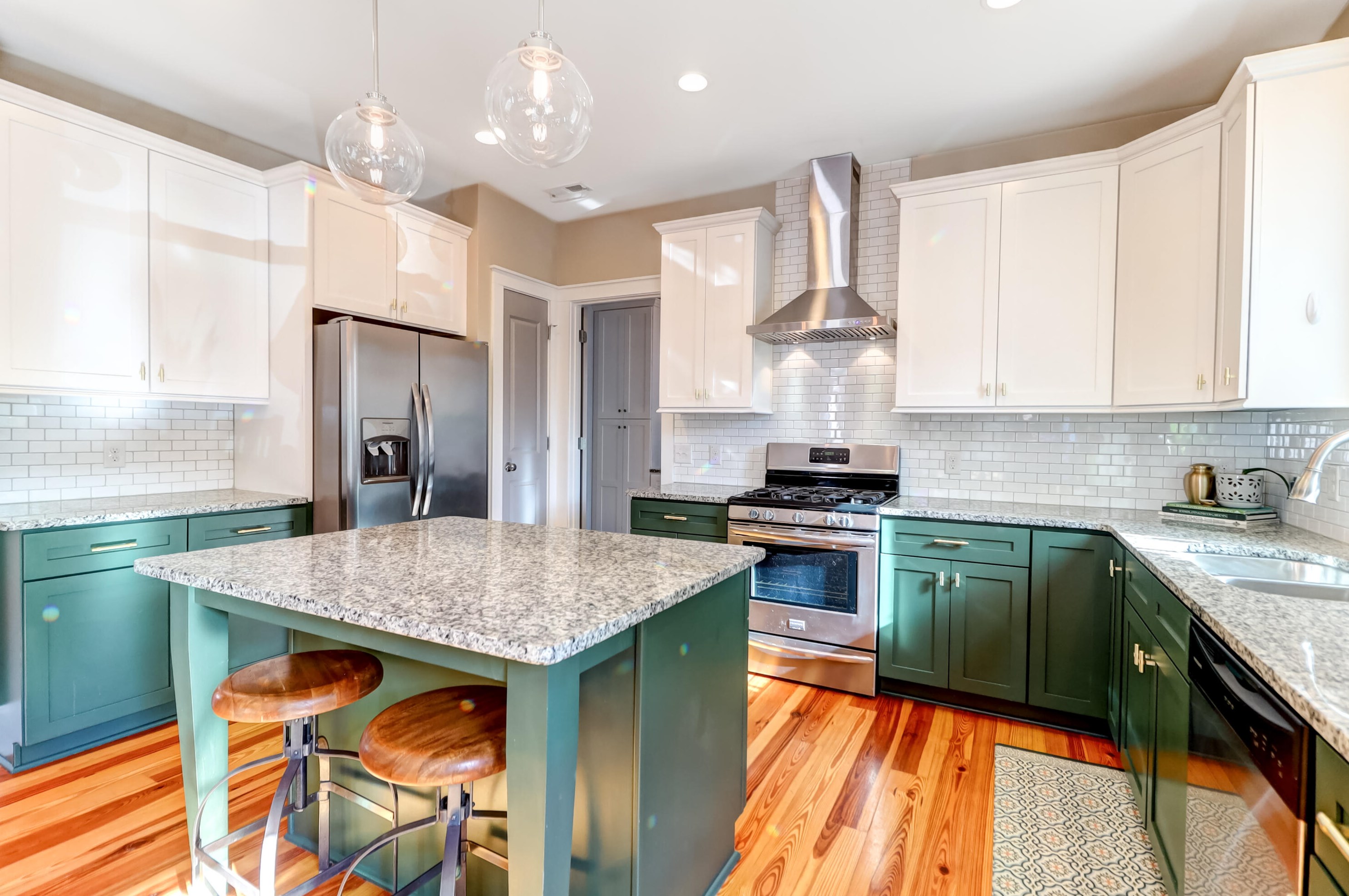 5304 Hartford Cir, Charleston SC  29405-4122 exterior