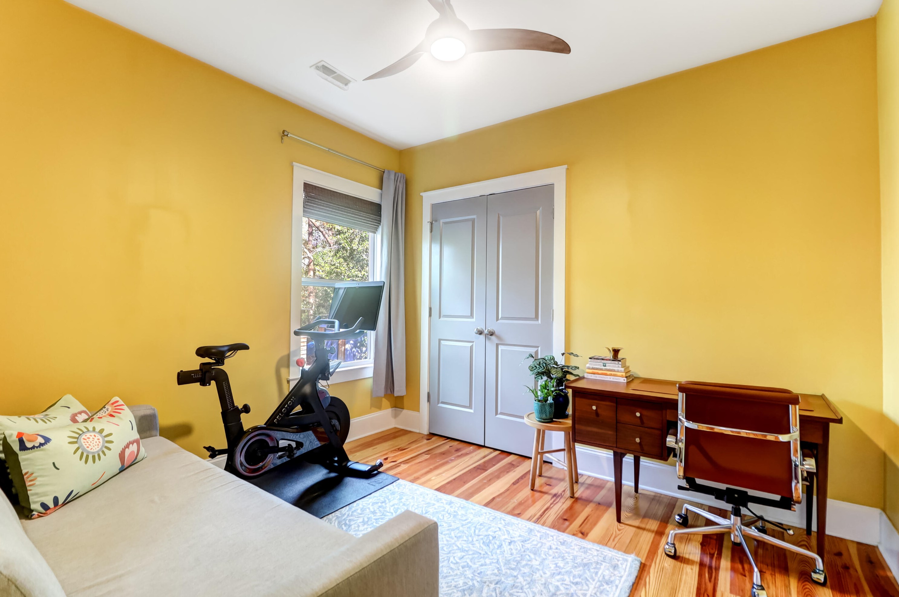 5304 Hartford Cir, Charleston SC  29405-4122 exterior