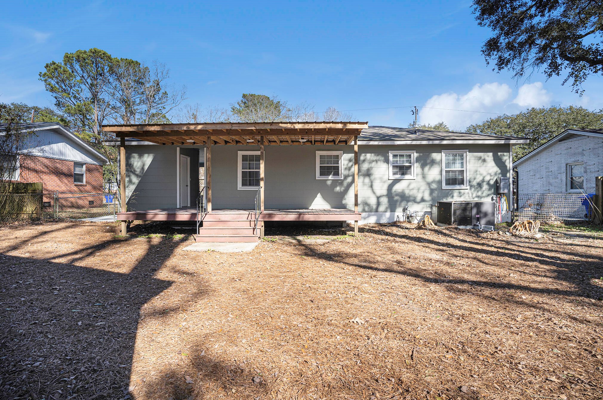 2471 Lantern St, Charleston SC  29414-4819 exterior