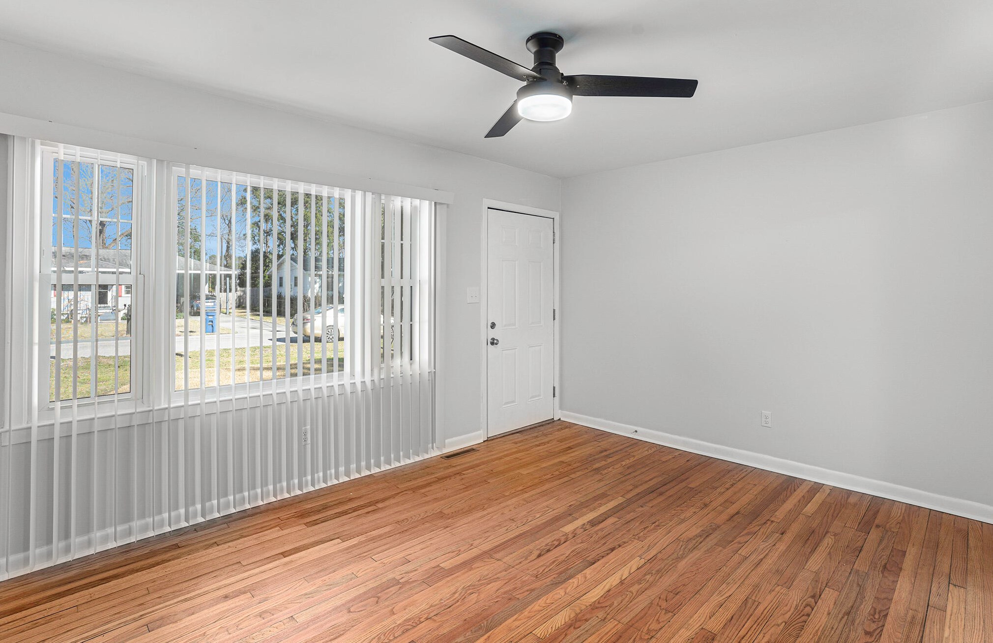 2471 Lantern St, Charleston SC  29414-4819 exterior
