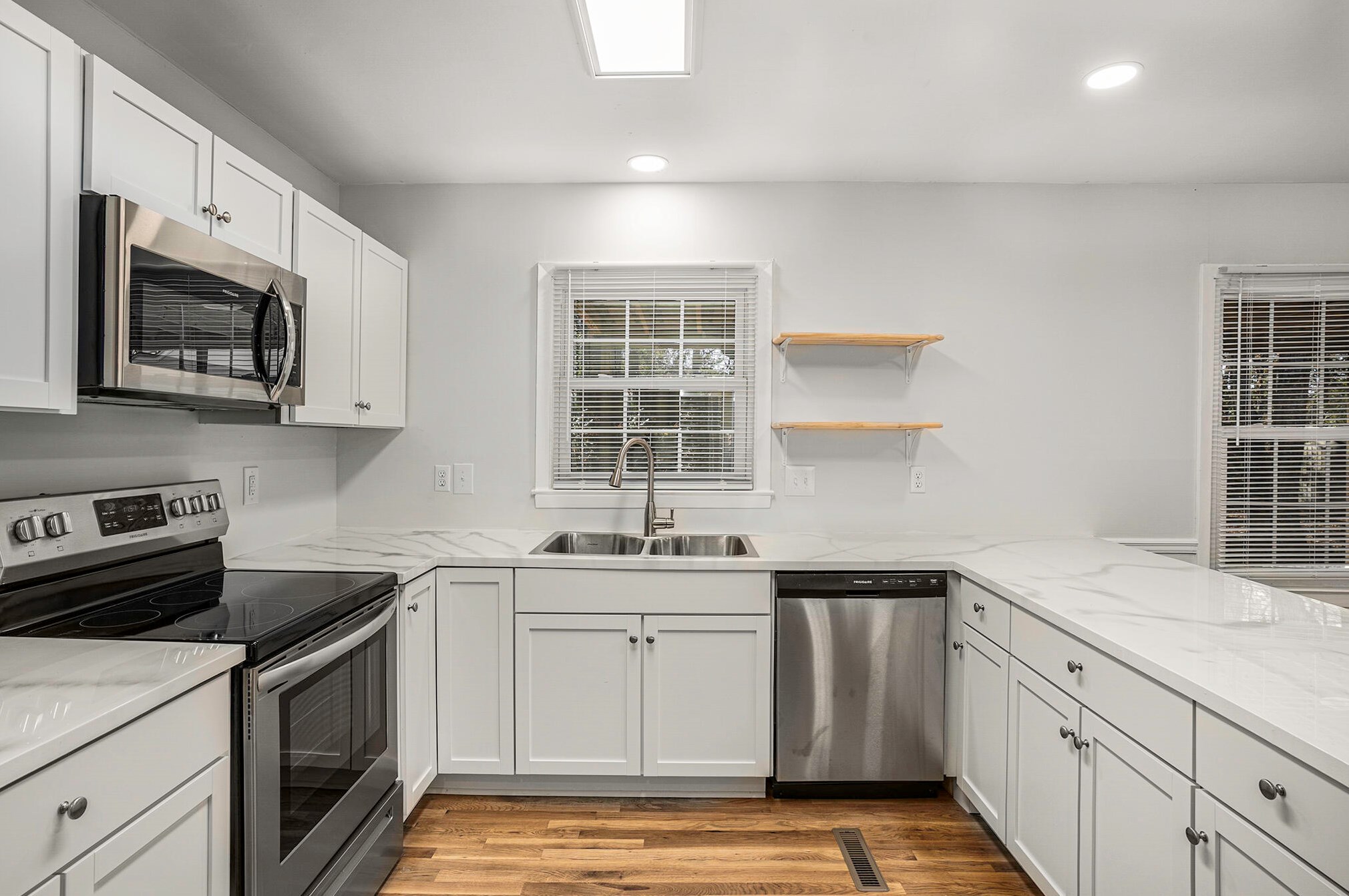 2471 Lantern St, Charleston SC  29414-4819 exterior