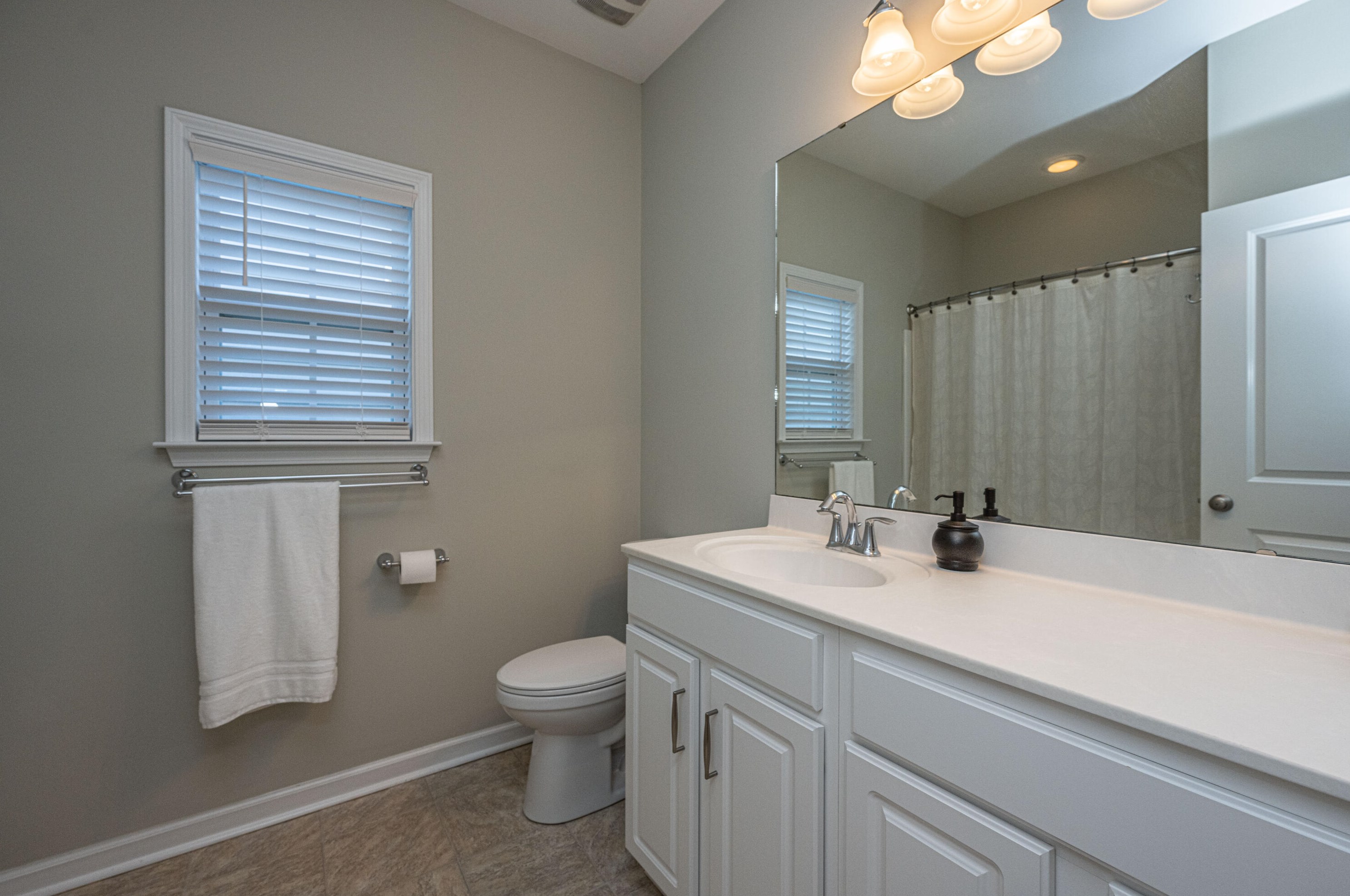 5459 Kings River Dr, Charleston SC  29420-7472 exterior