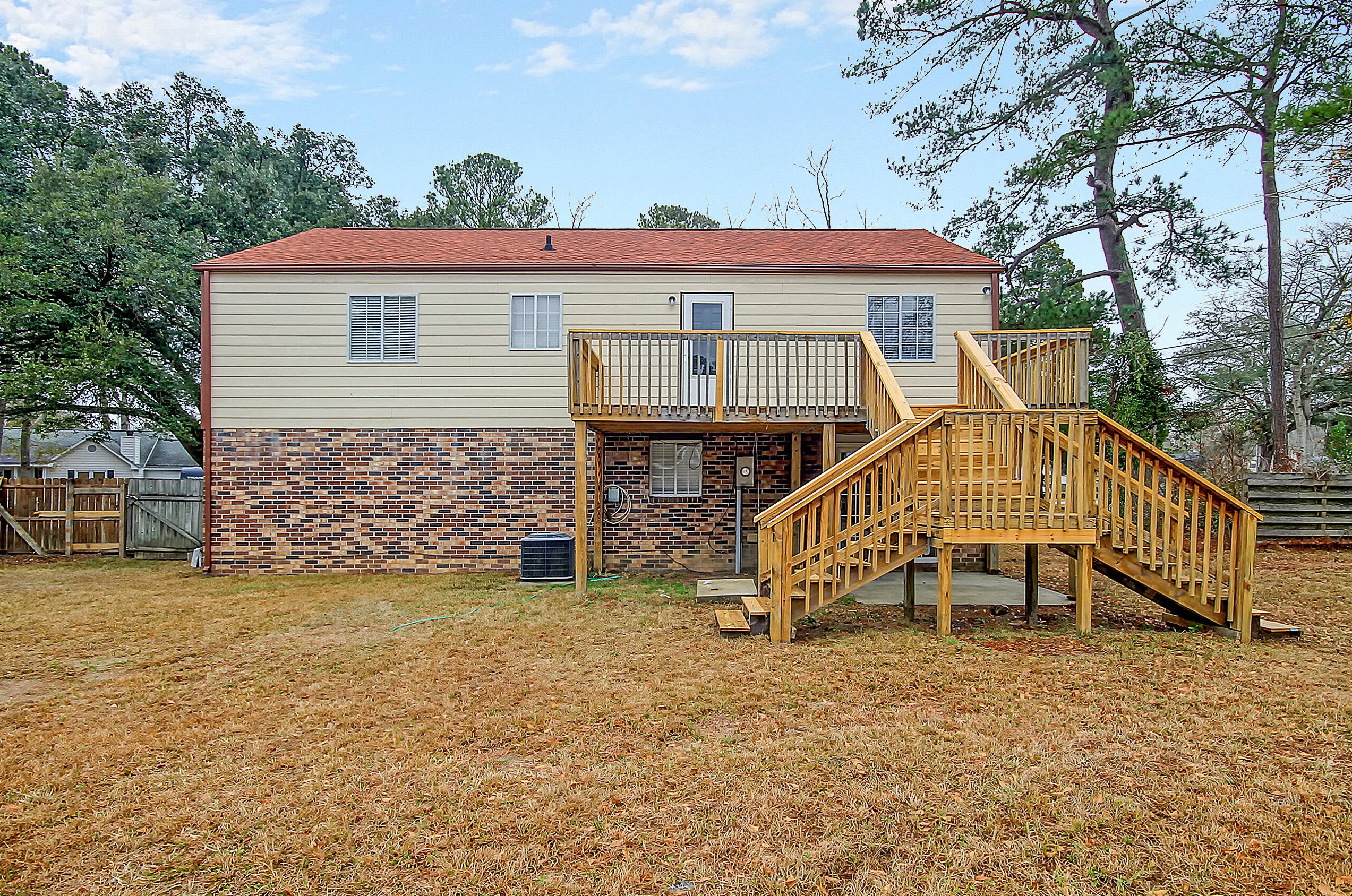 115 Garbon Dr, Summerville SC  29485-7425 exterior