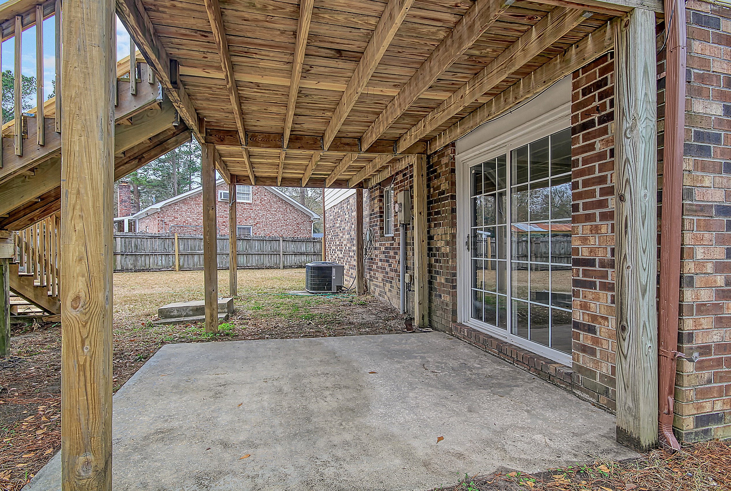 115 Garbon Dr, Summerville SC  29485-7425 exterior