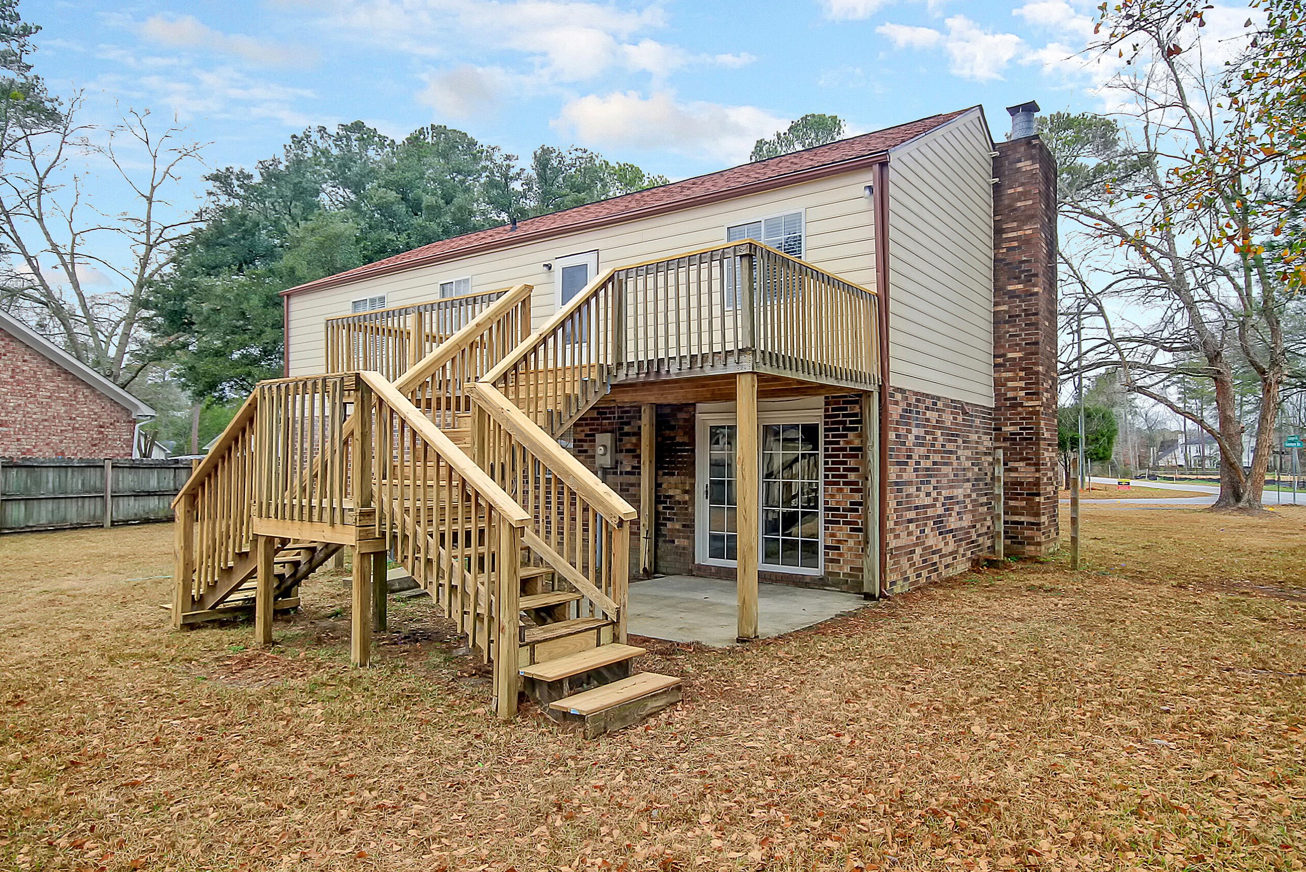 115 Garbon Dr, Summerville SC  29485-7425 exterior